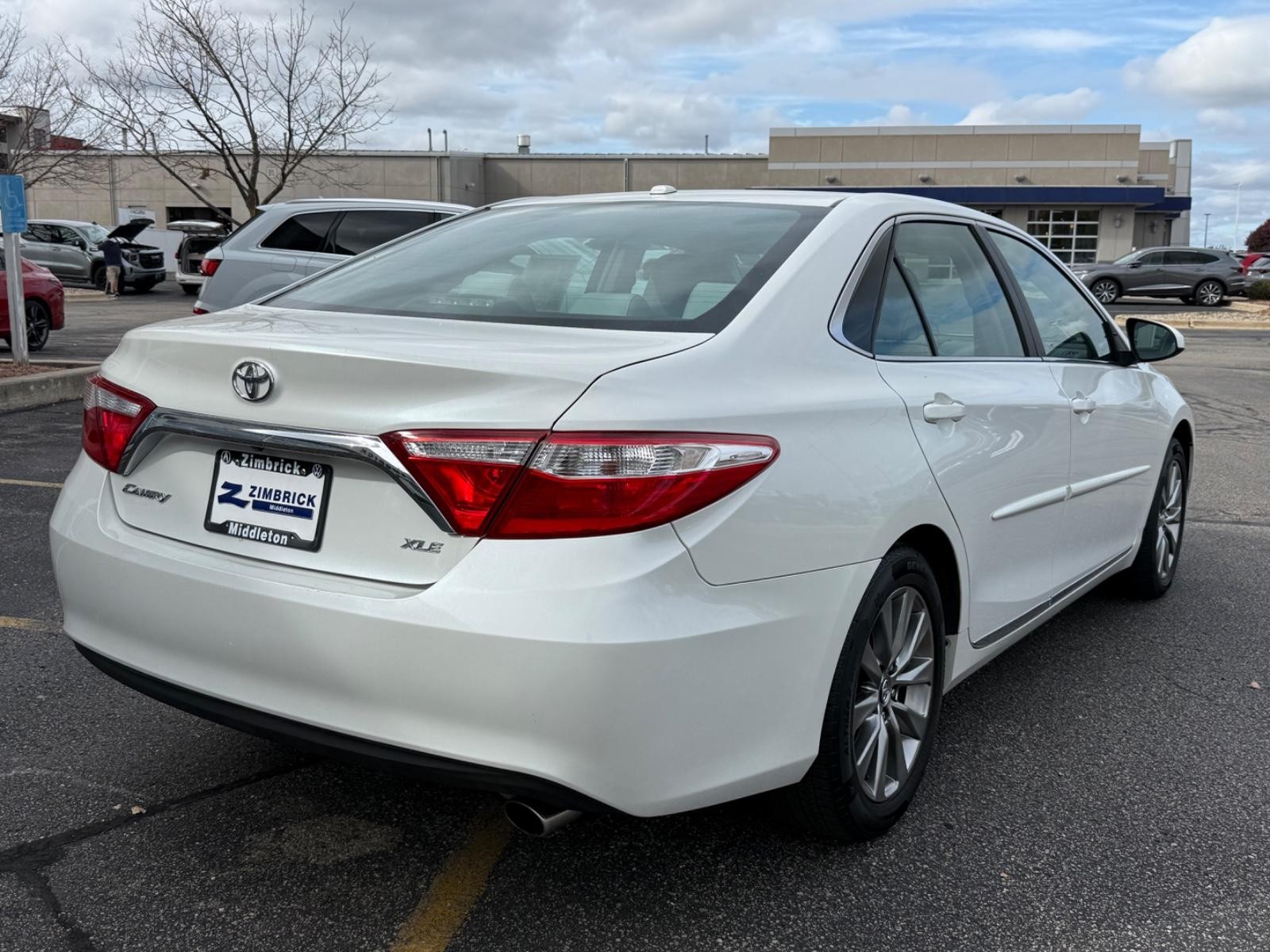 Toyota Camry Vehicle Image 03