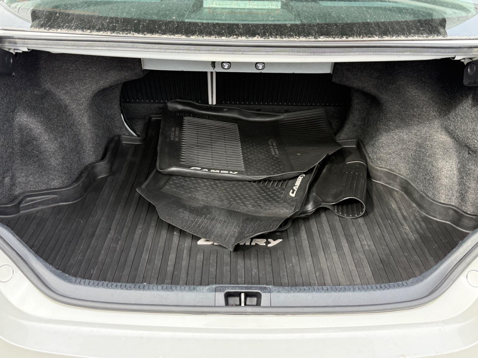 Toyota Camry Vehicle Image 05