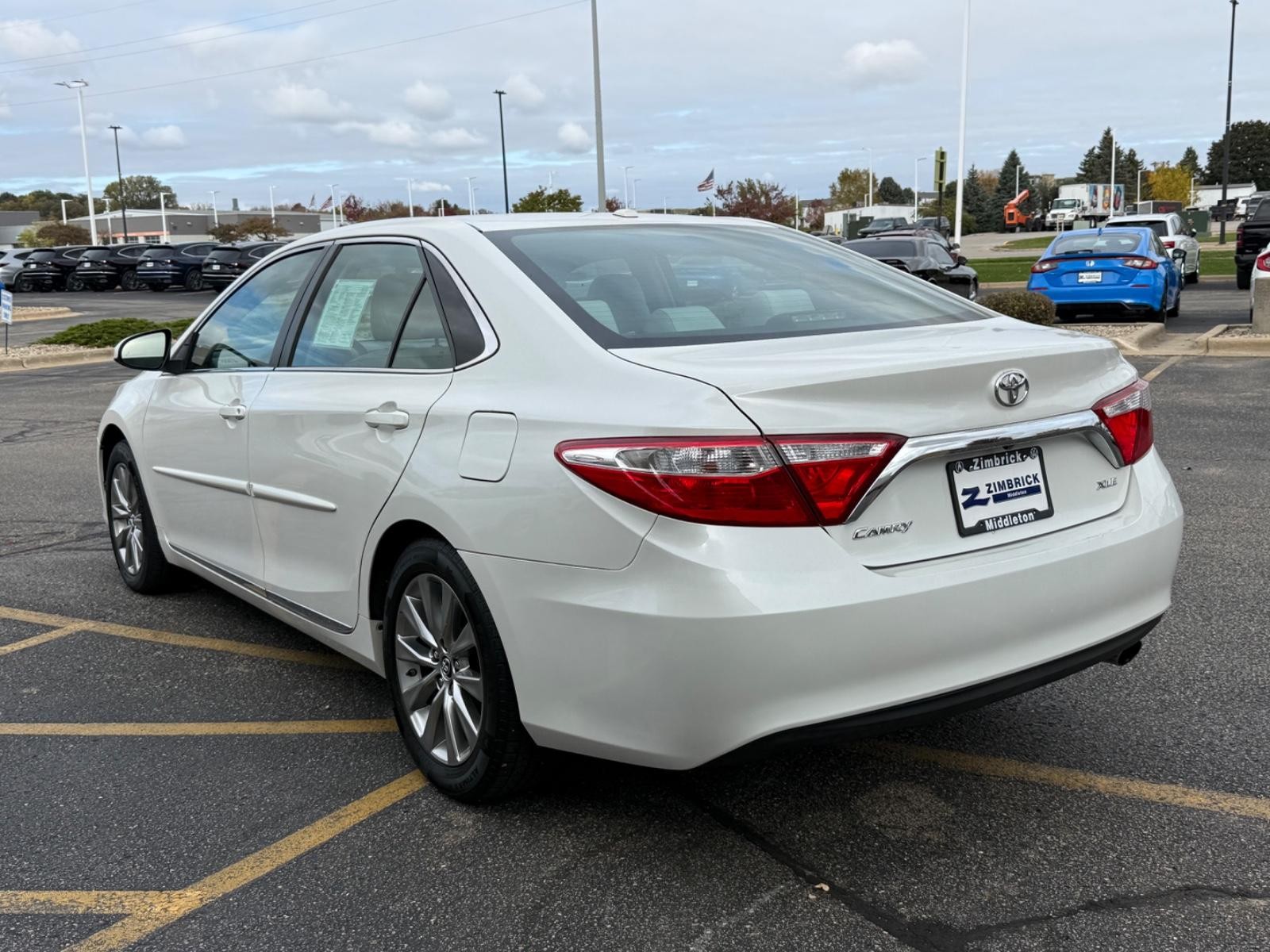 Toyota Camry Vehicle Image 06