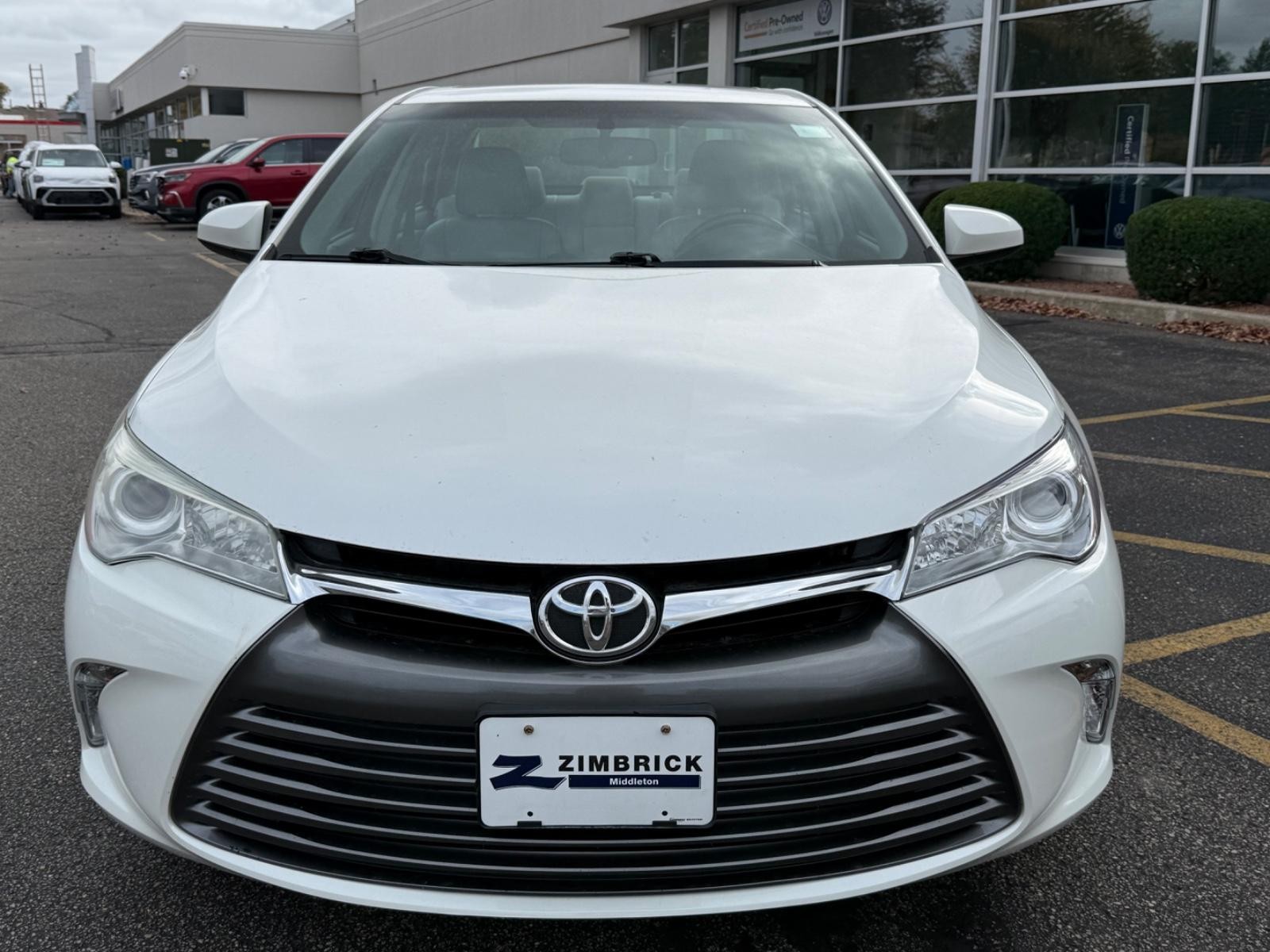 Toyota Camry Vehicle Image 09