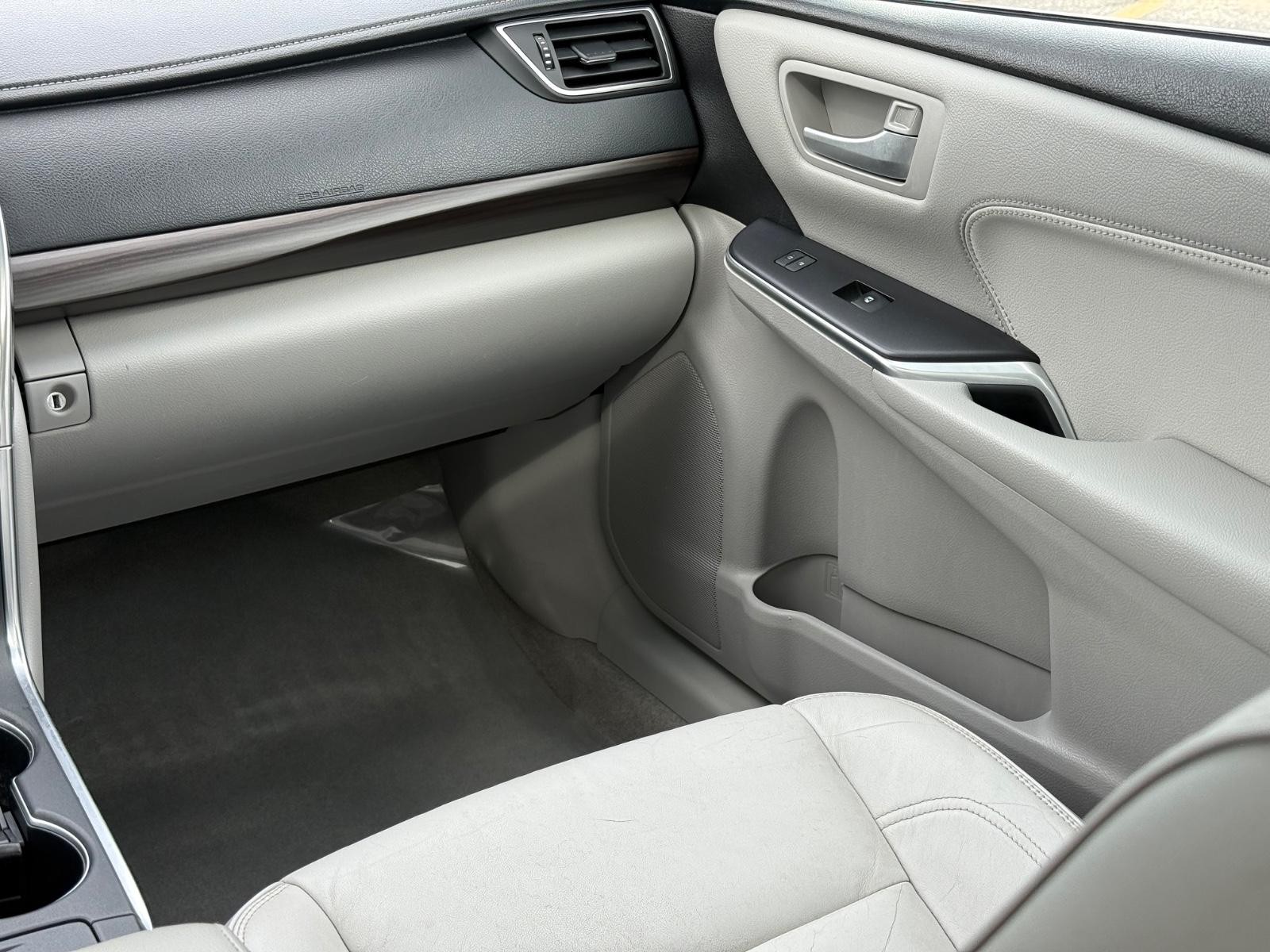 Toyota Camry Vehicle Image 15