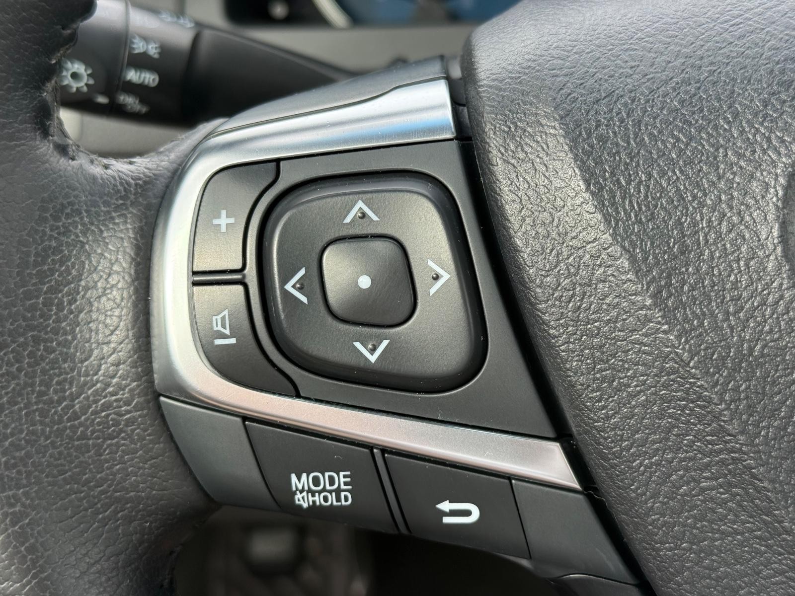 Toyota Camry Vehicle Image 16