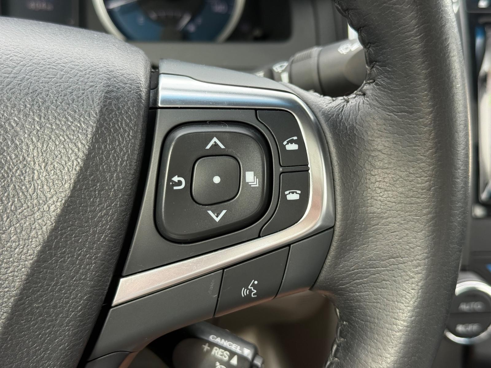 Toyota Camry Vehicle Image 17