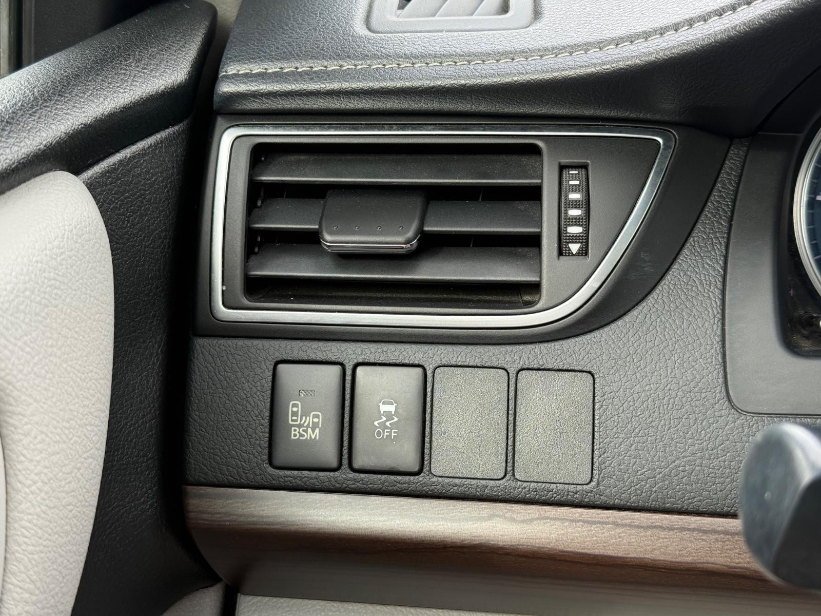 Toyota Camry Vehicle Image 21