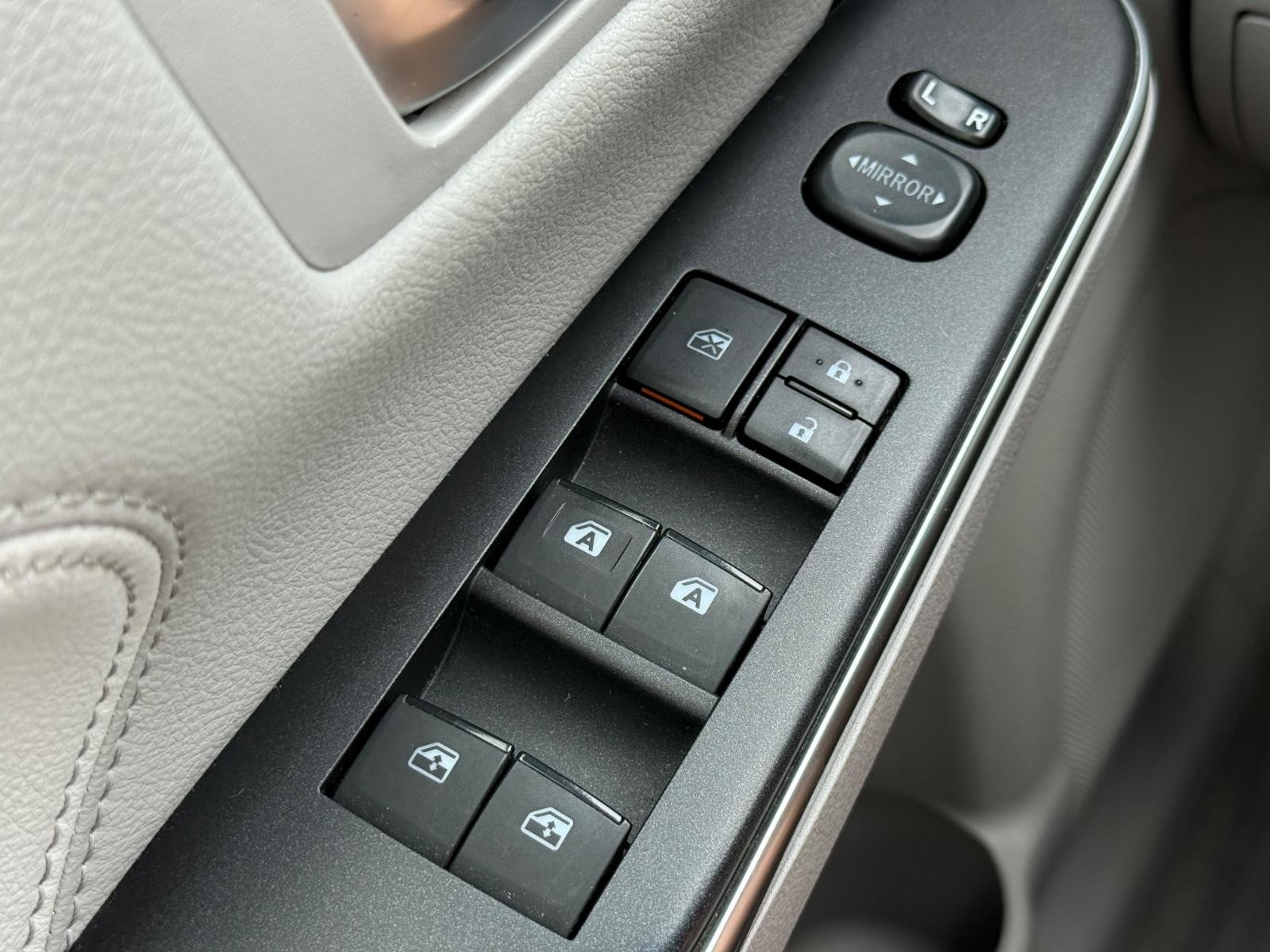 Toyota Camry Vehicle Image 22