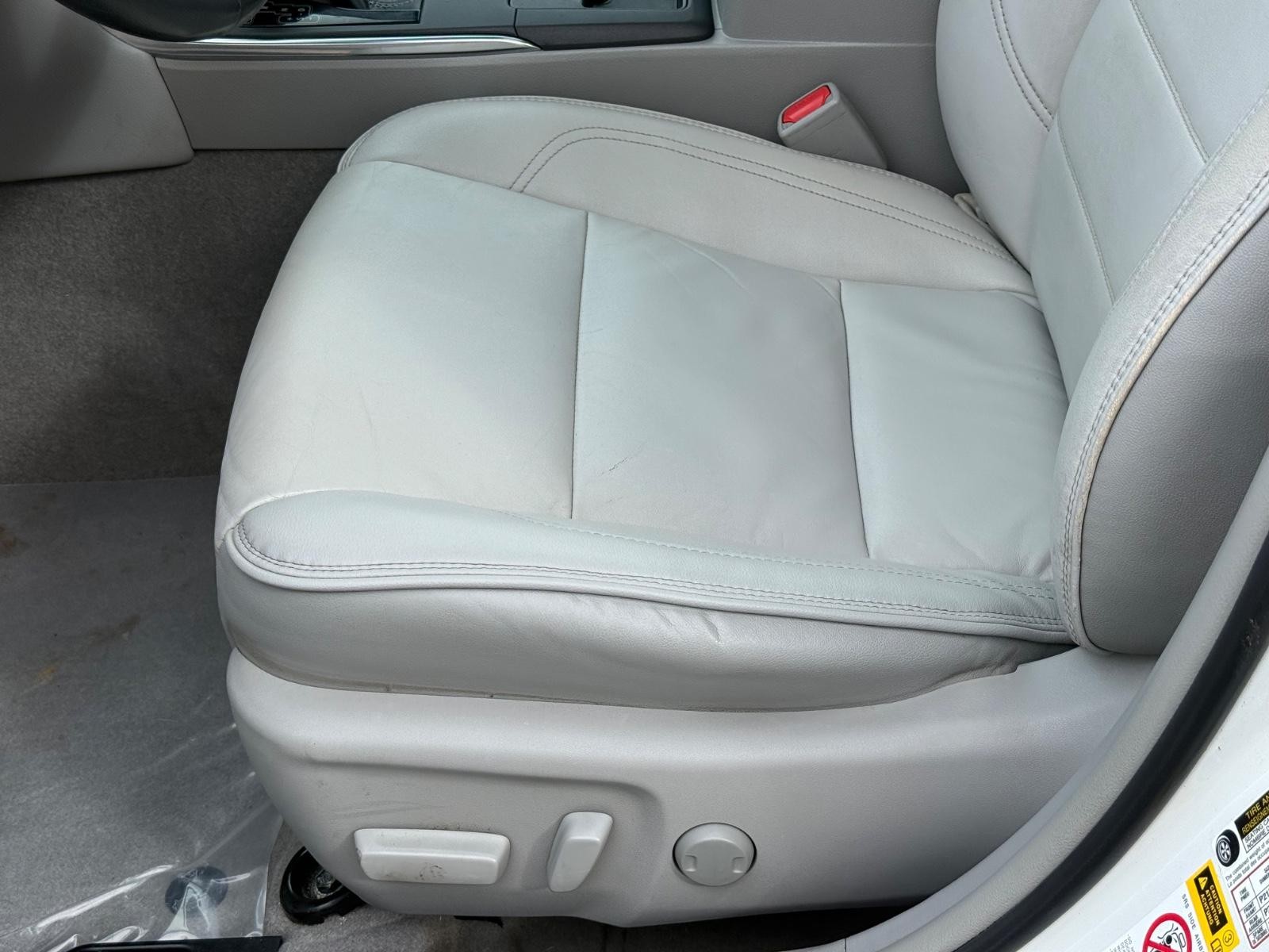 Toyota Camry Vehicle Image 23