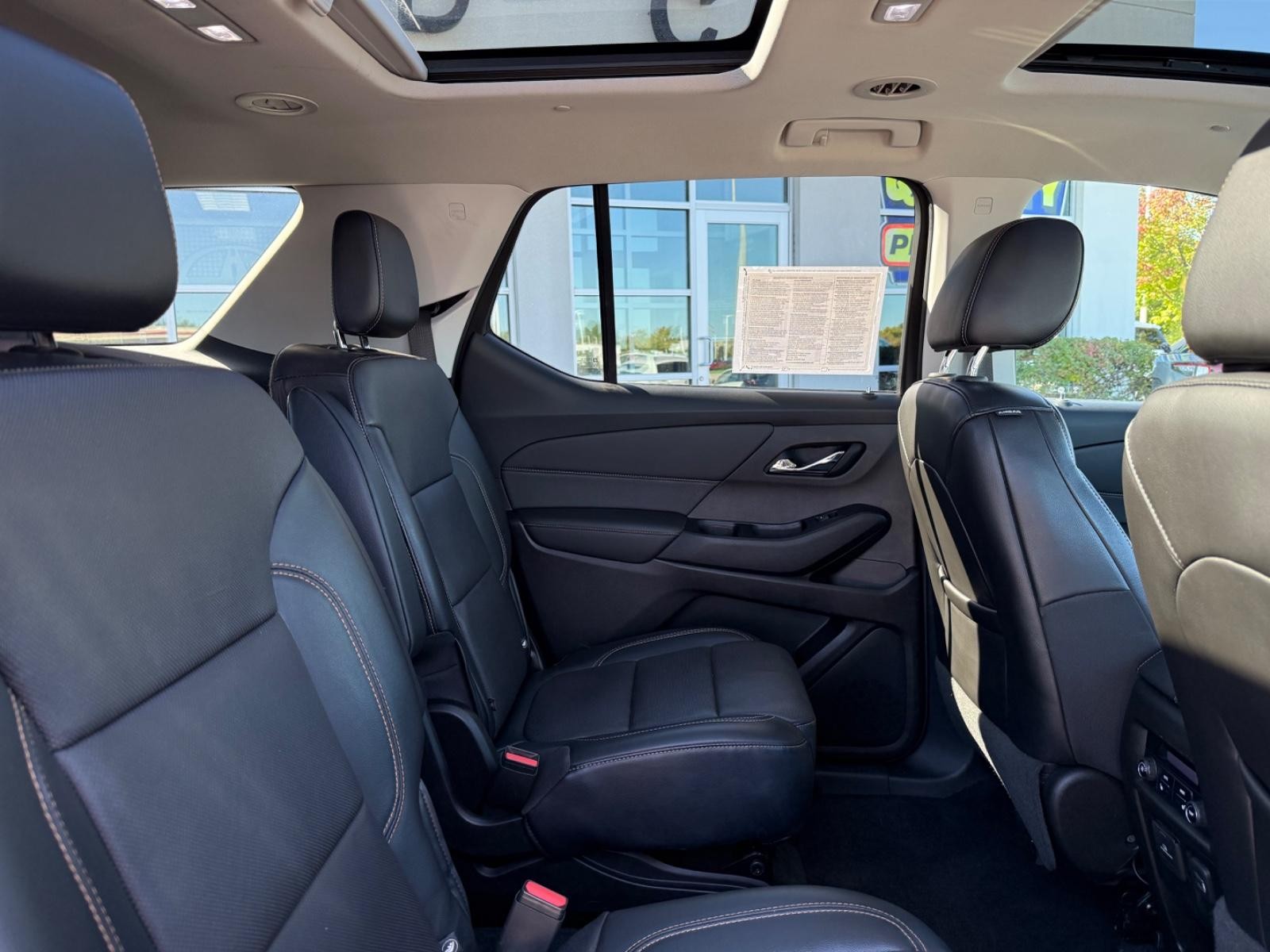 Chevrolet Traverse Vehicle Full-screen Gallery Image 10