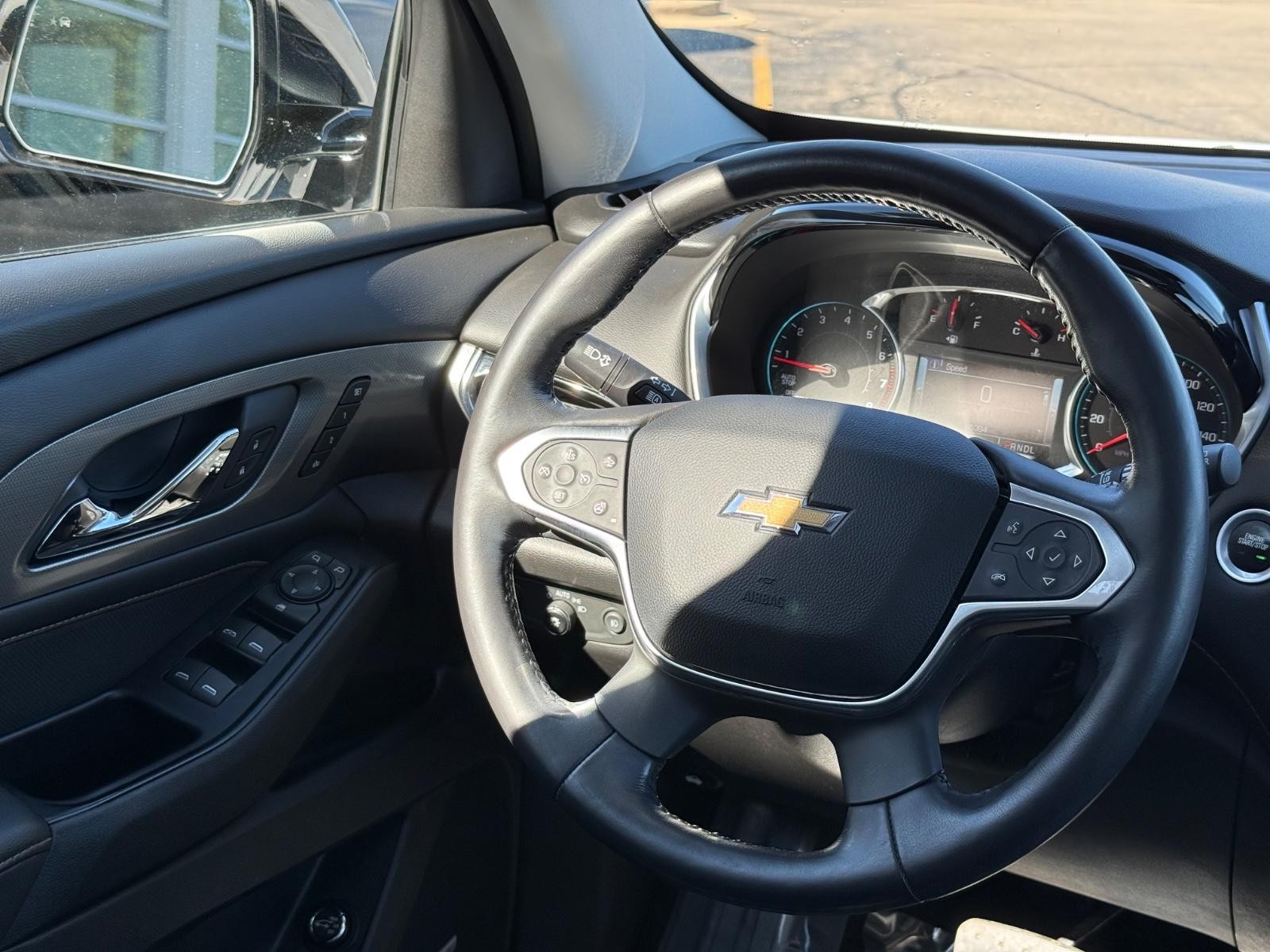 Chevrolet Traverse Vehicle Full-screen Gallery Image 15