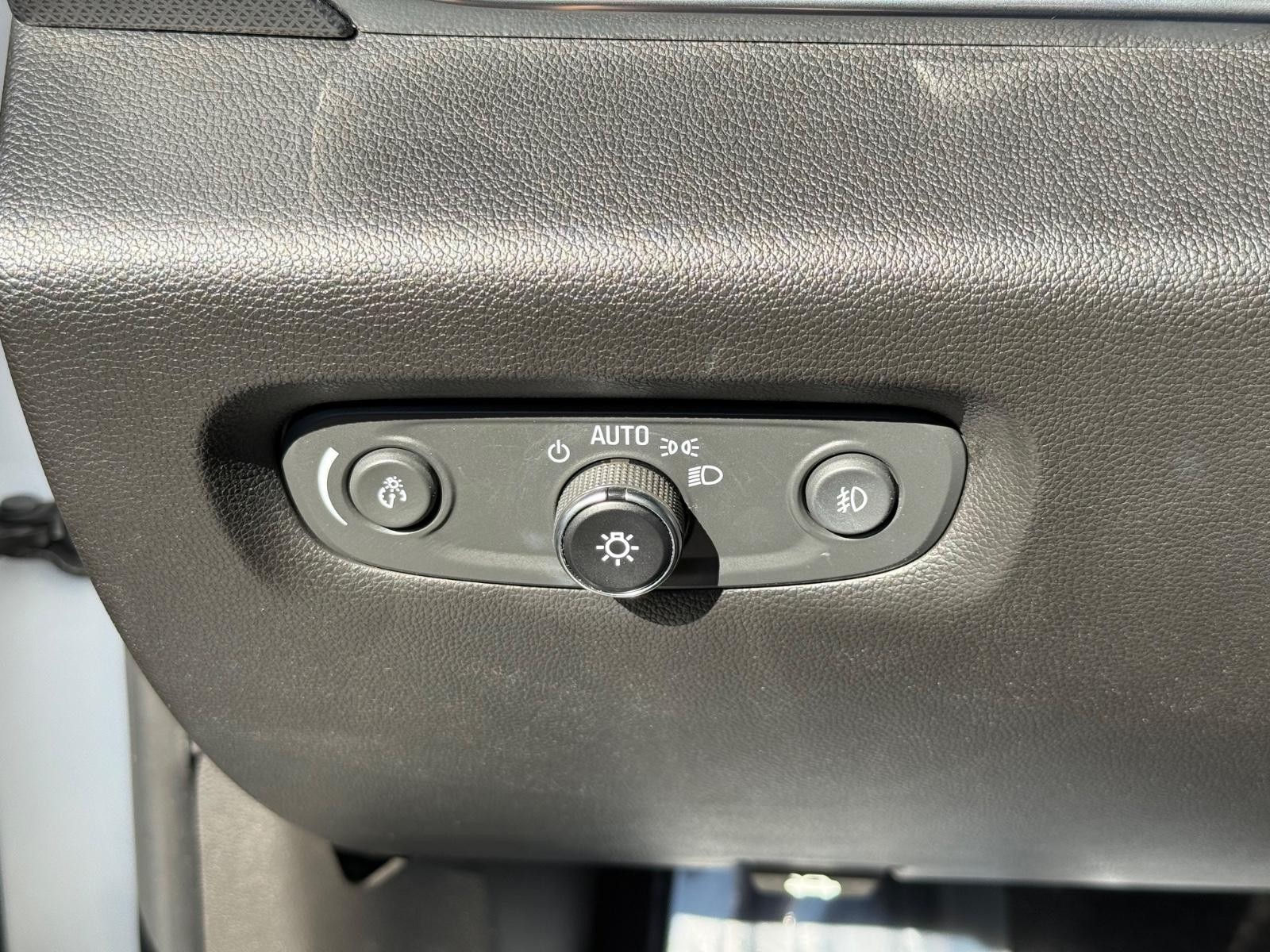 Chevrolet Traverse Vehicle Full-screen Gallery Image 18