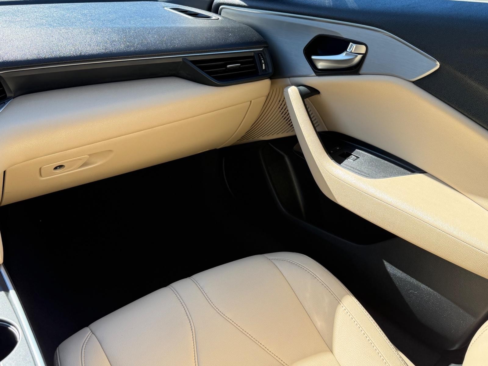Acura TLX Vehicle Image 16