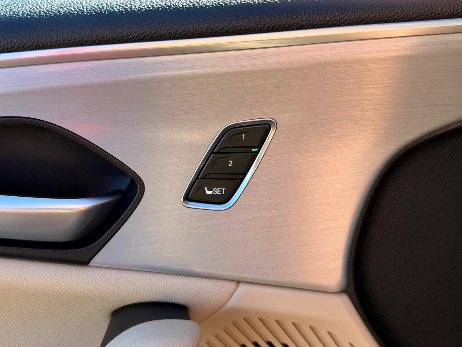 Acura TLX Vehicle Image 17