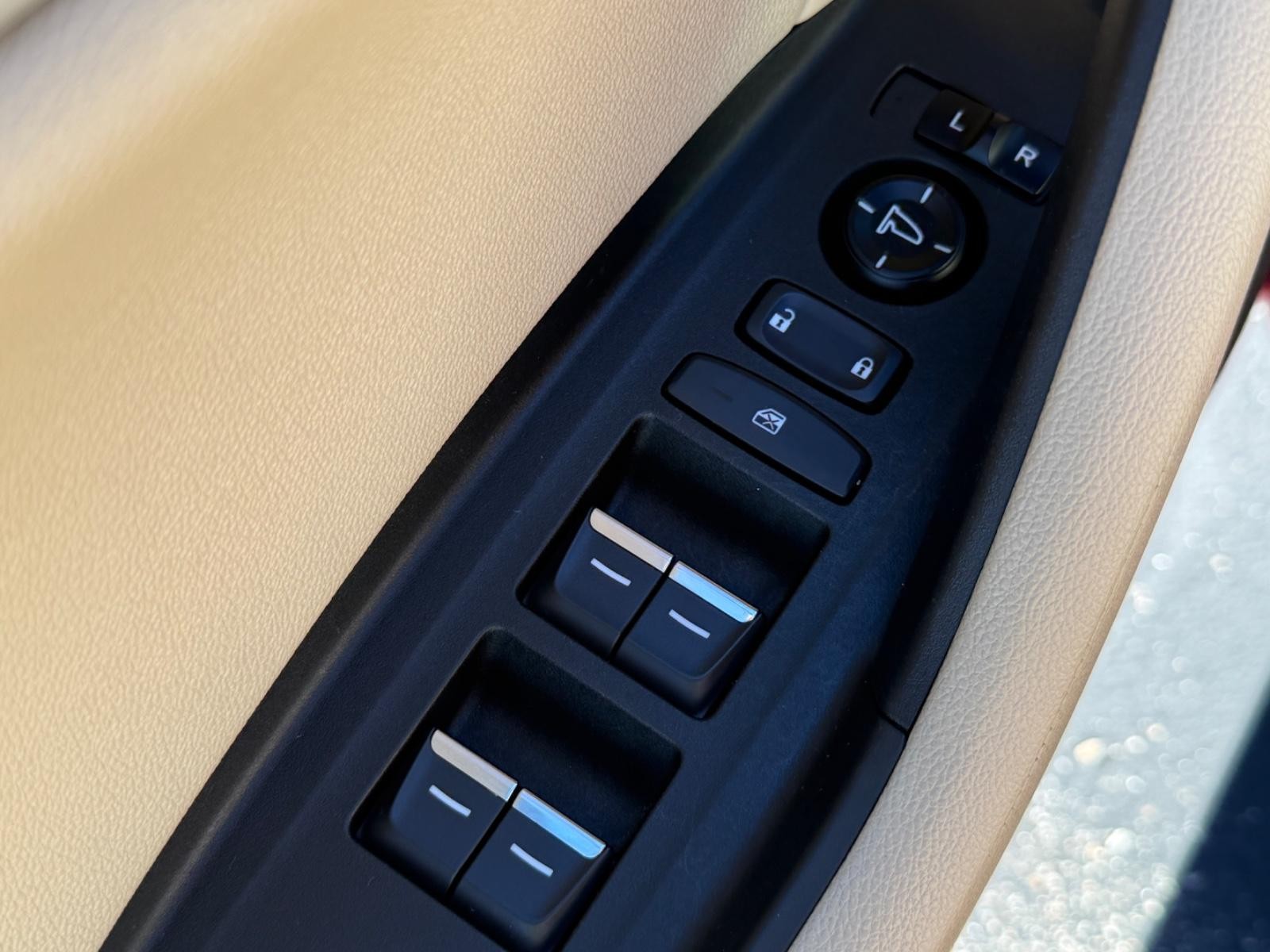 Acura TLX Vehicle Image 23
