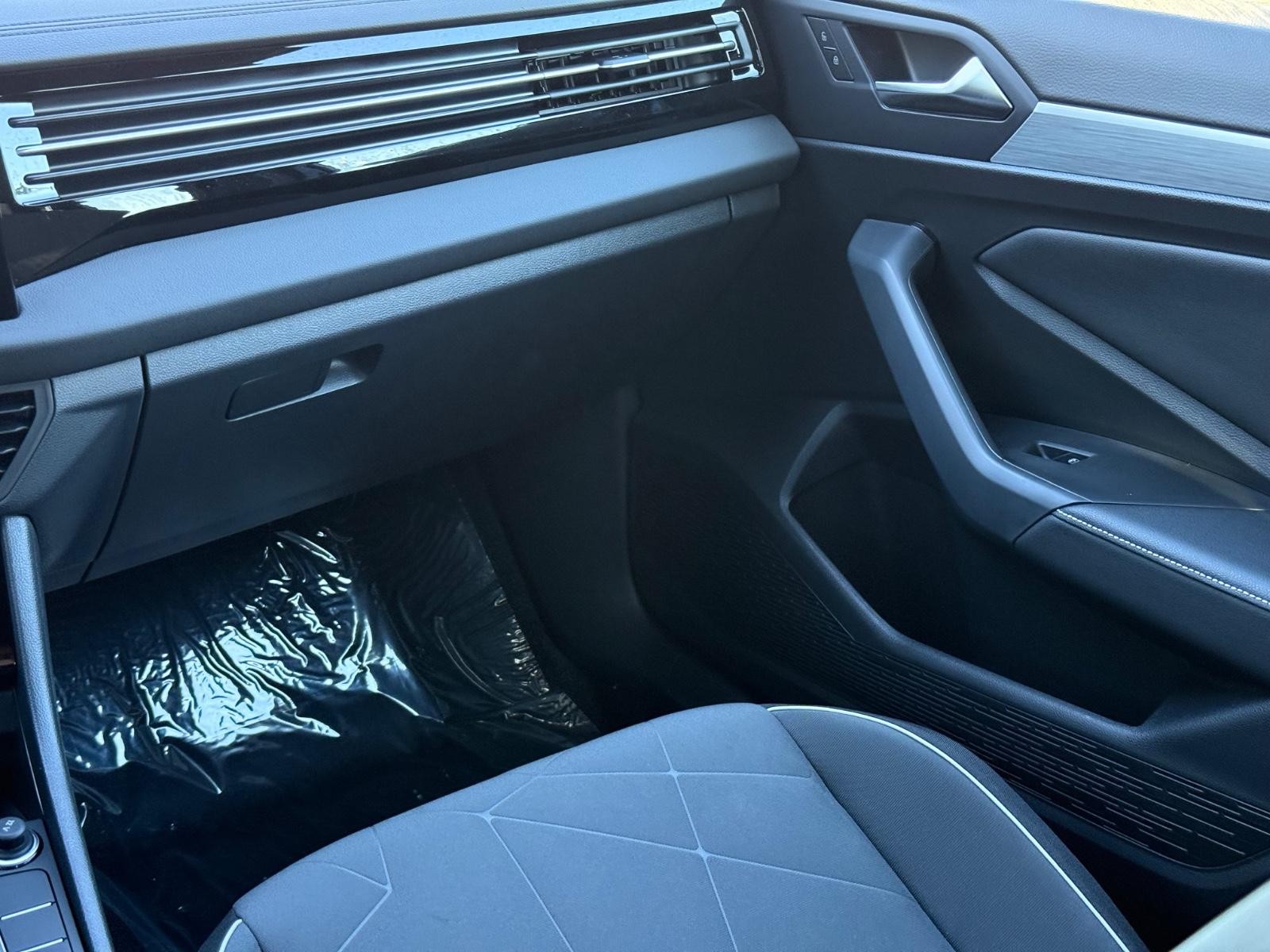 Volkswagen Jetta Vehicle Image 10