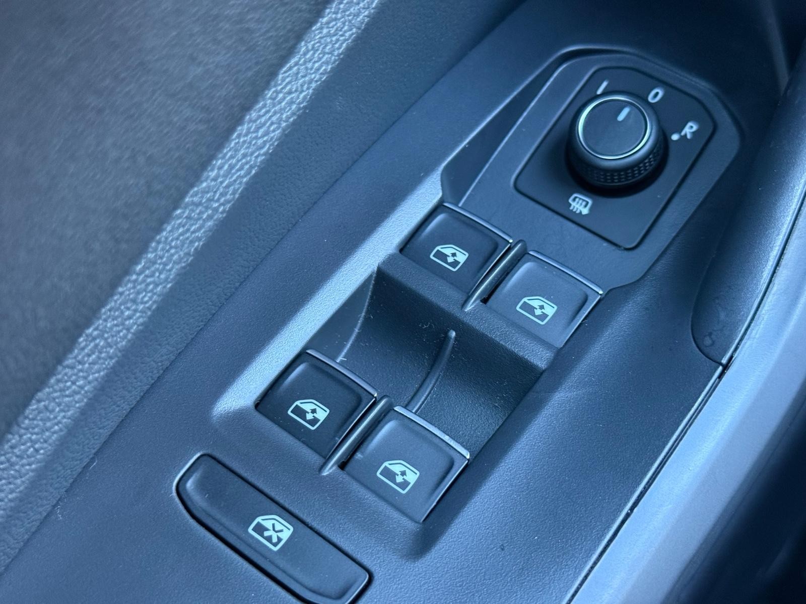 Volkswagen Jetta Vehicle Image 15