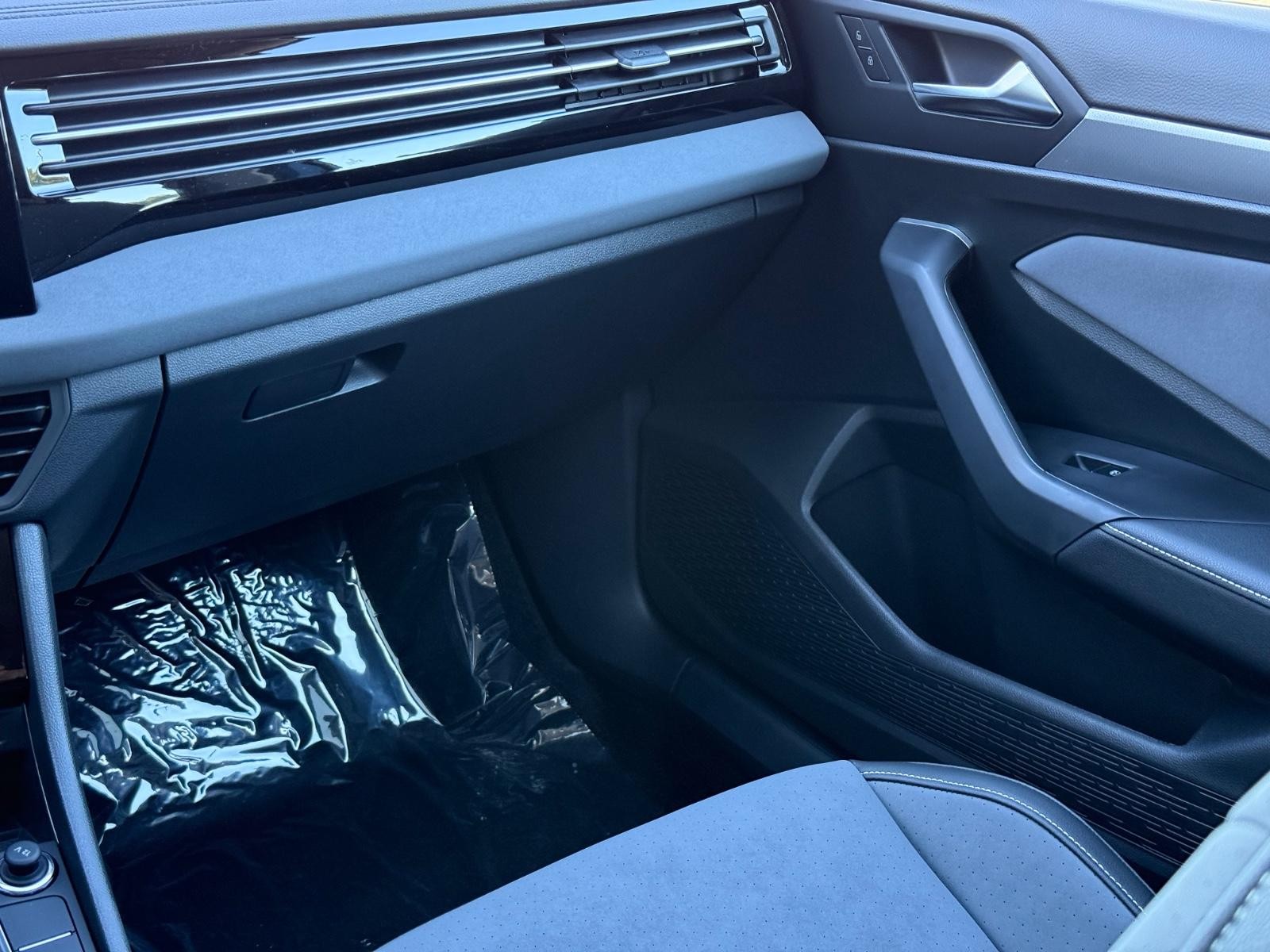 Volkswagen Jetta Vehicle Image 10