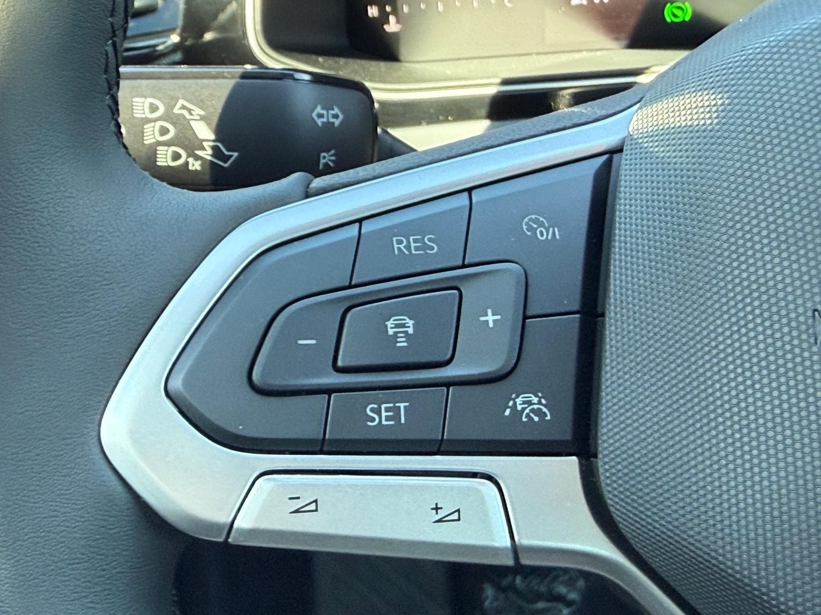 Volkswagen Jetta Vehicle Image 11
