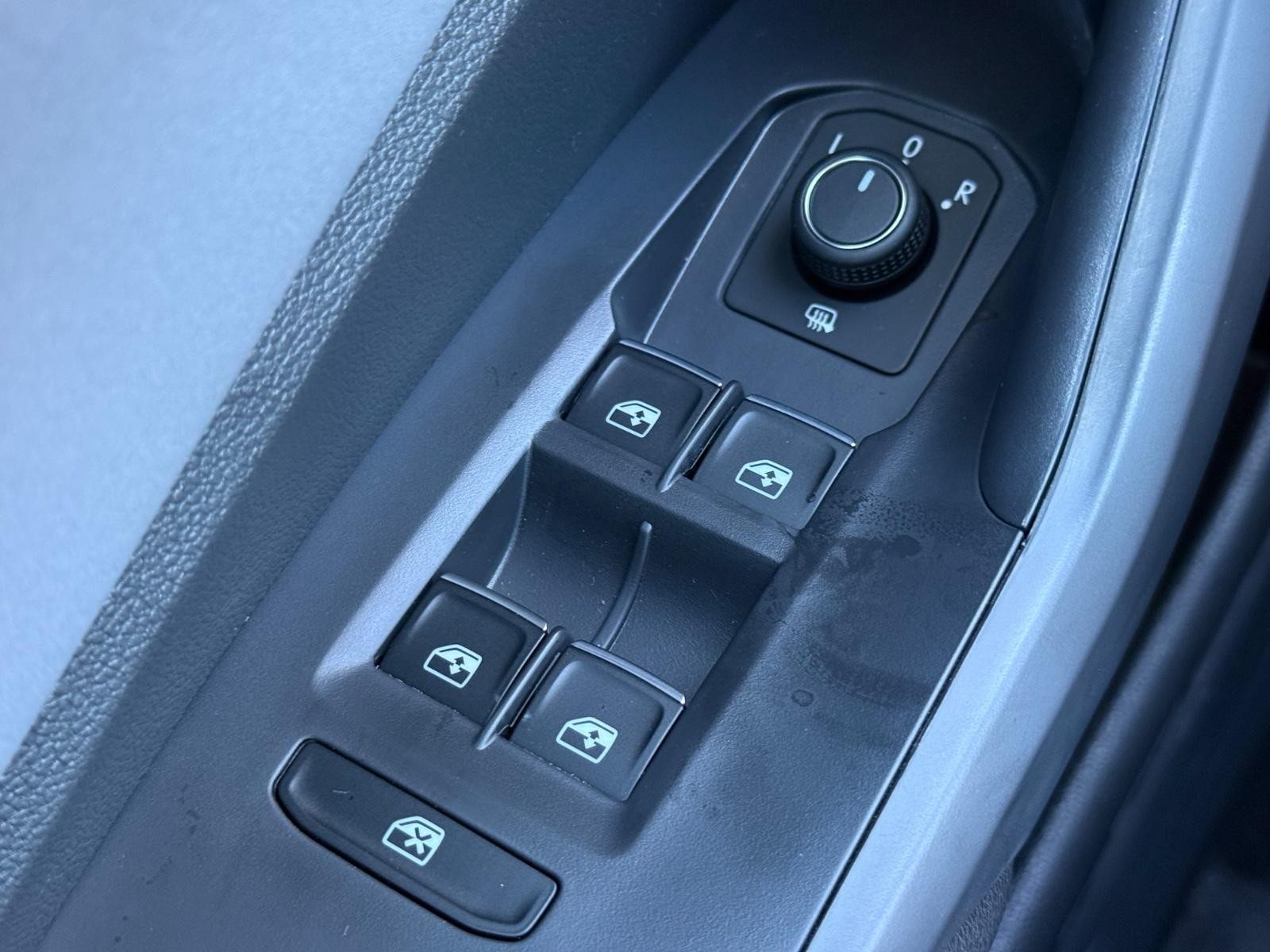 Volkswagen Jetta Vehicle Image 16