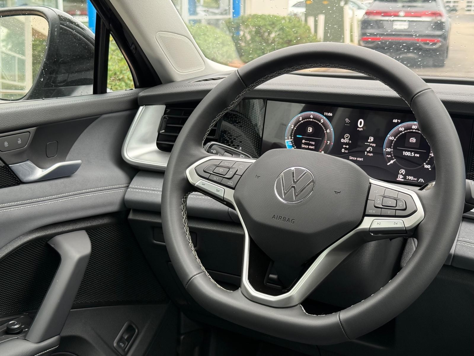 Volkswagen Tiguan Vehicle Image 08