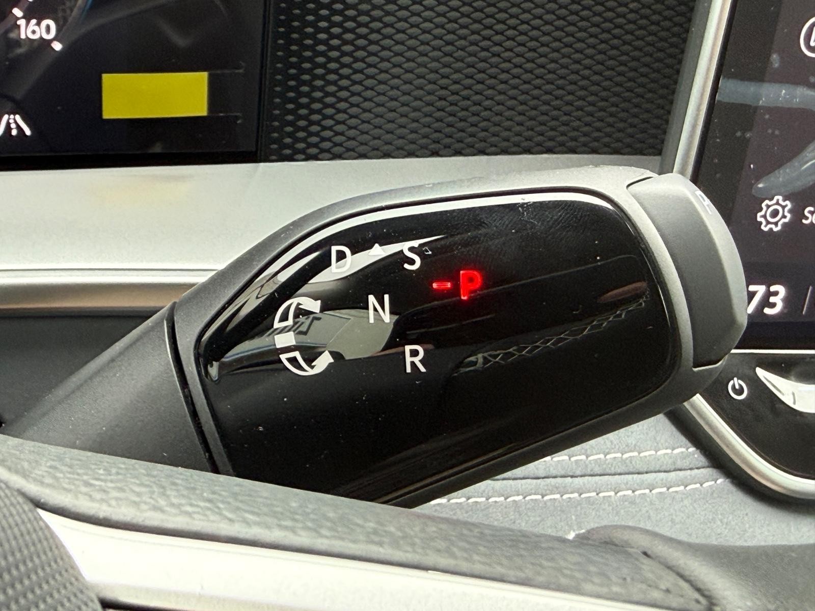 Volkswagen Tiguan Vehicle Image 12