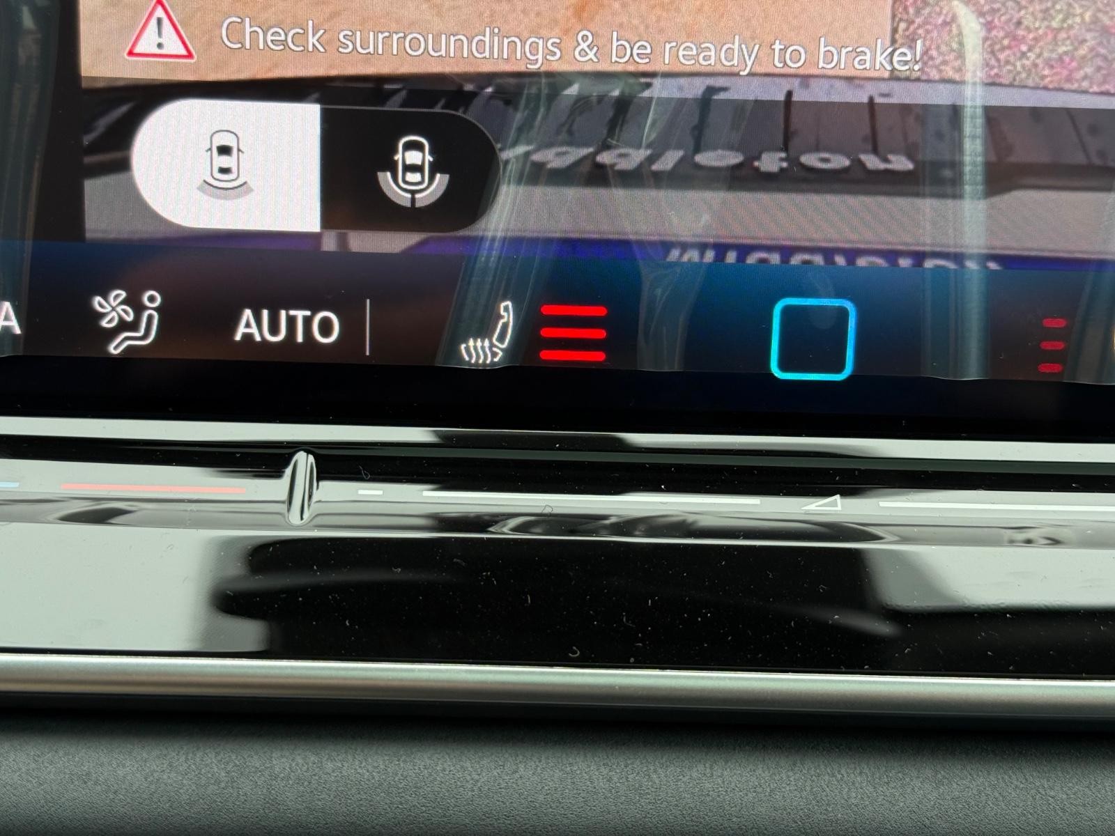 Volkswagen Tiguan Vehicle Image 14