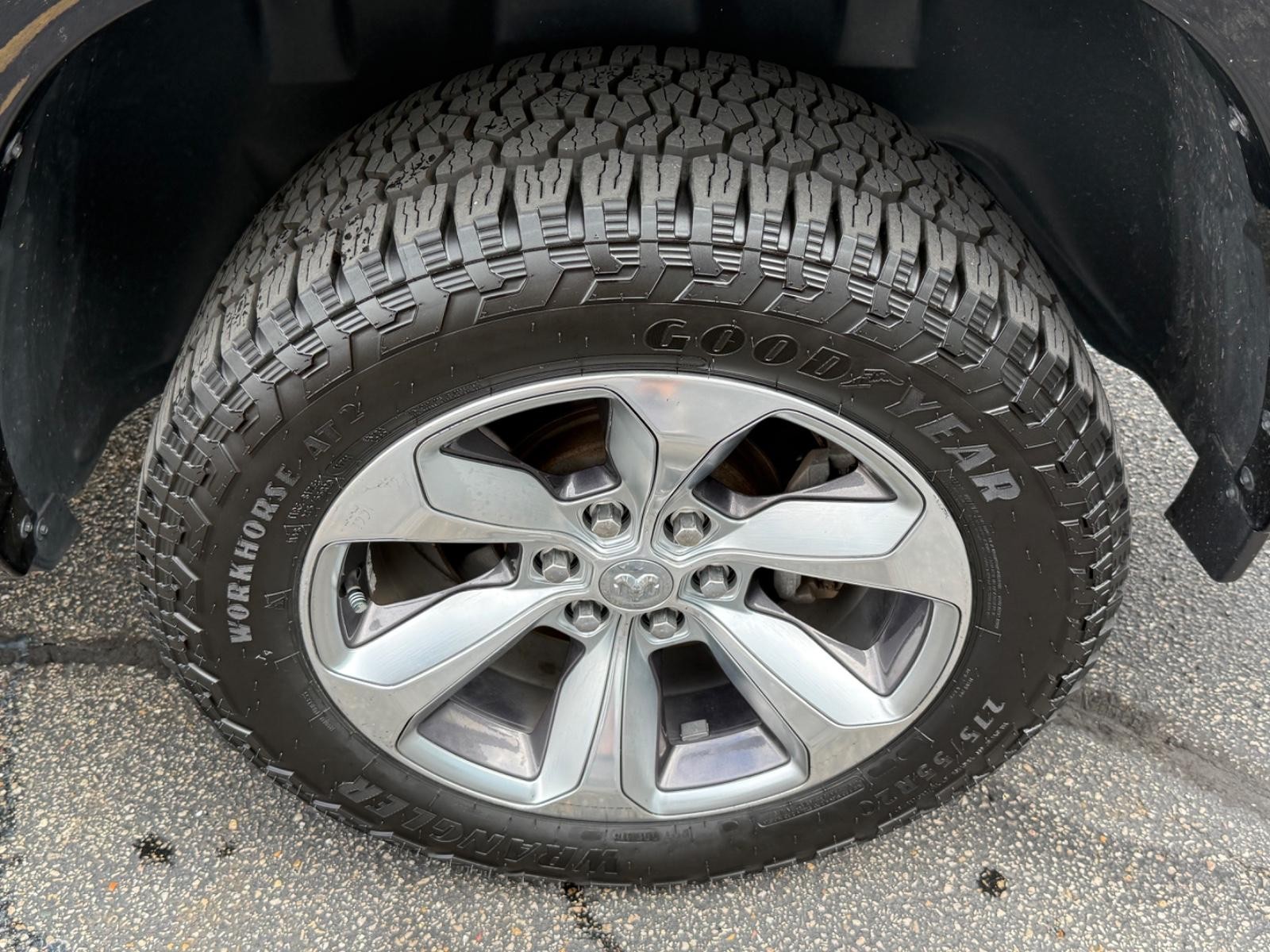 Ram 1500 Vehicle Image 26