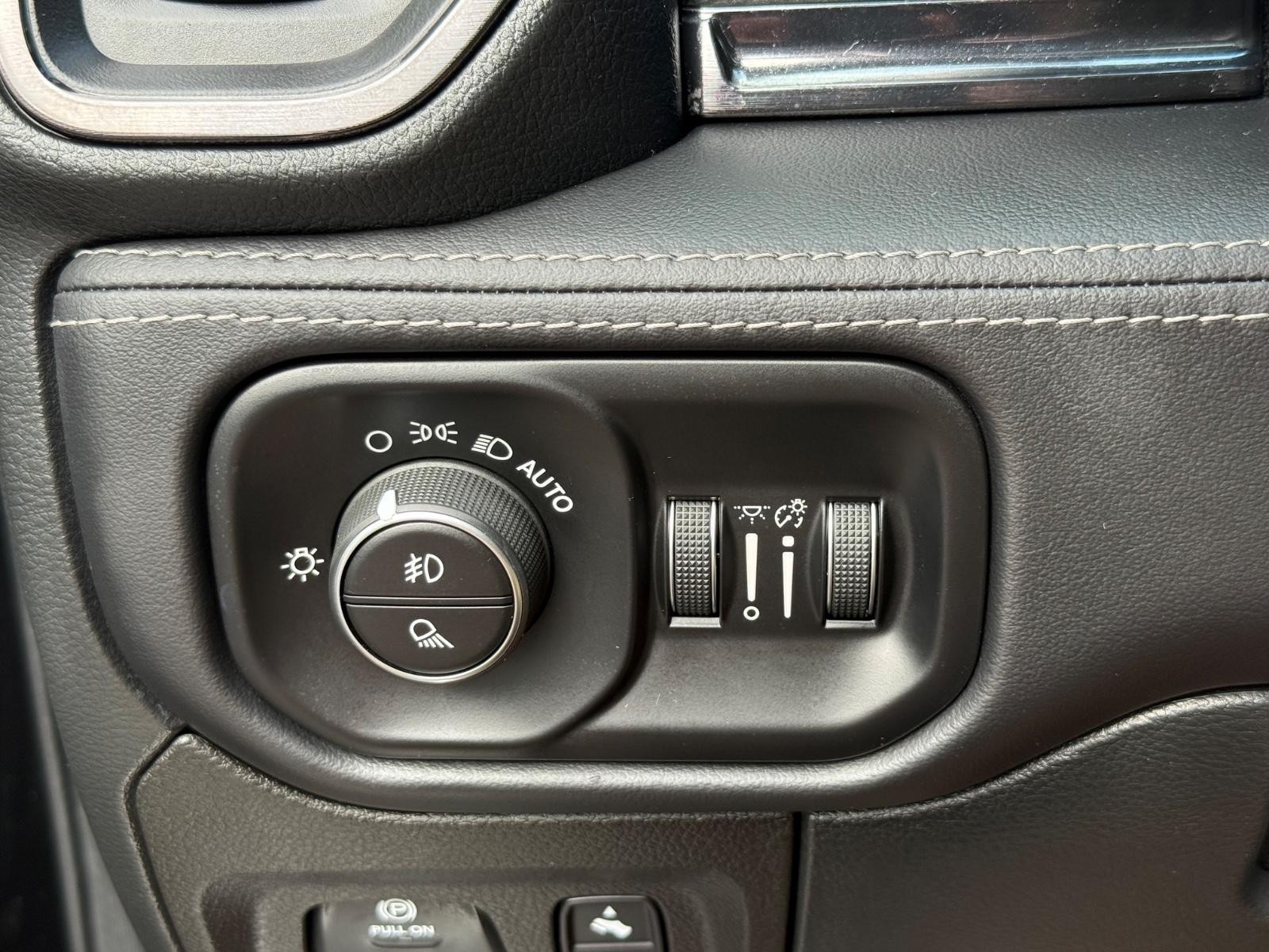 Ram 1500 Vehicle Image 36