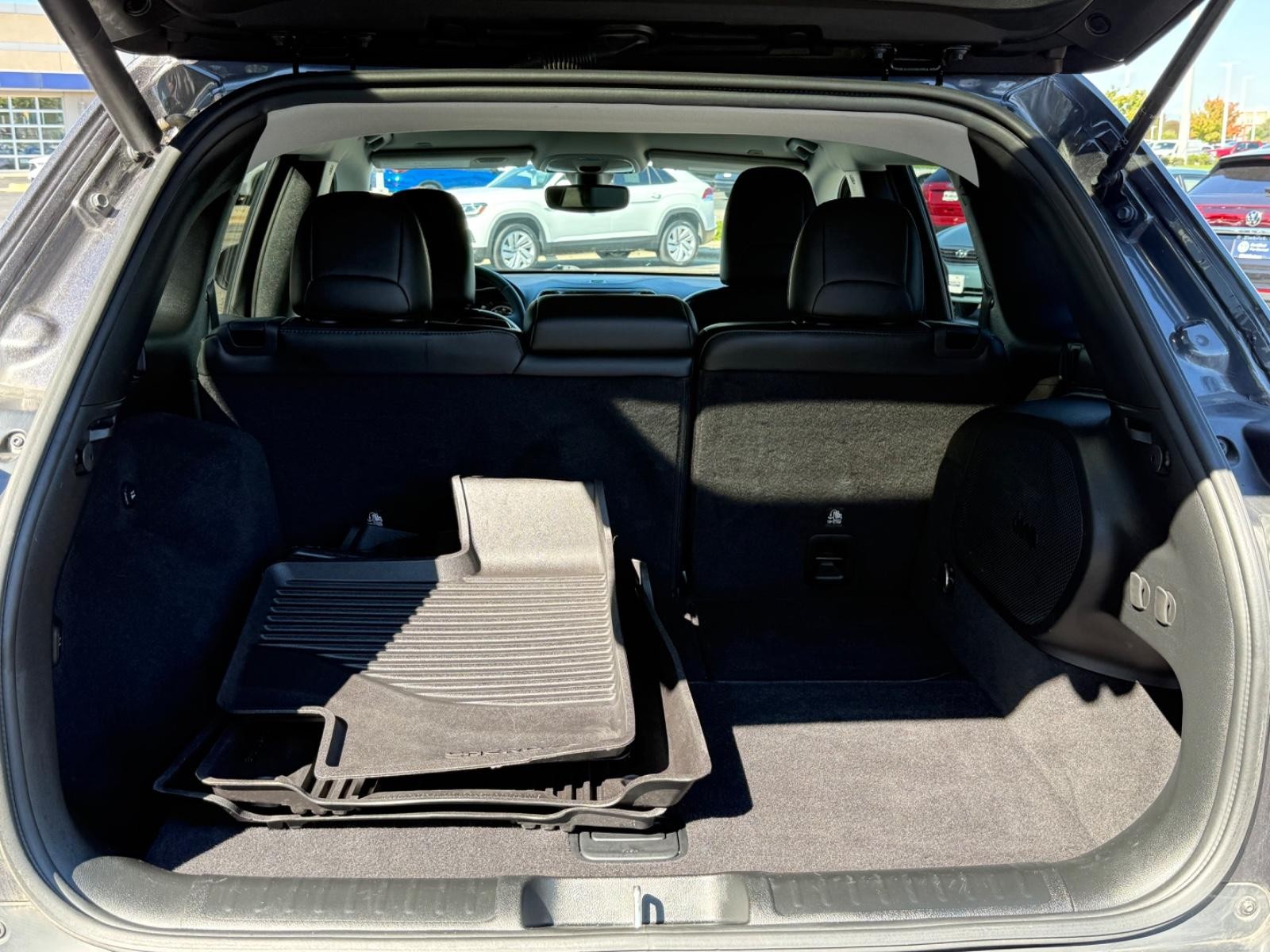 Jeep Cherokee Vehicle Image 05