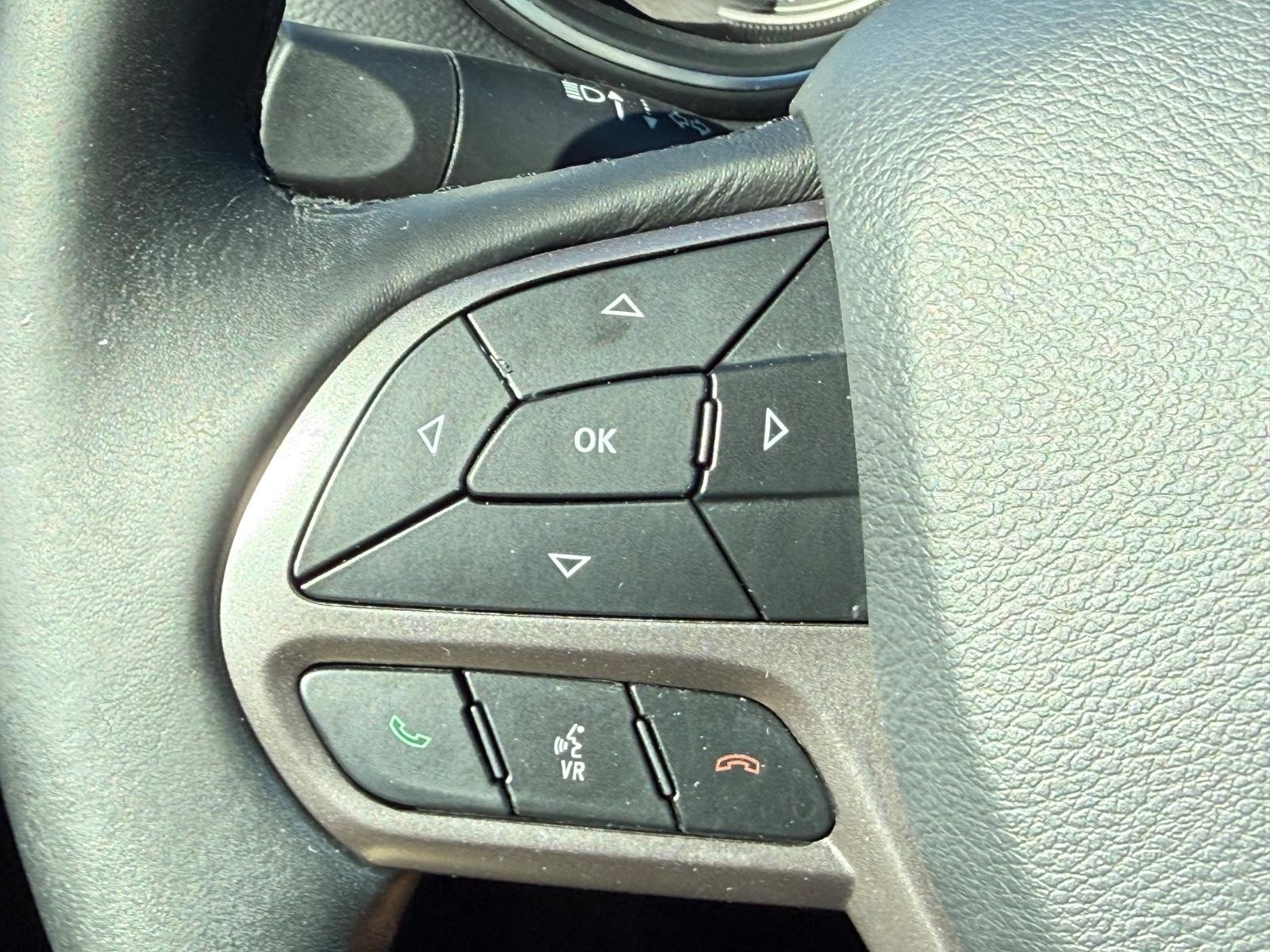 Jeep Cherokee Vehicle Image 17