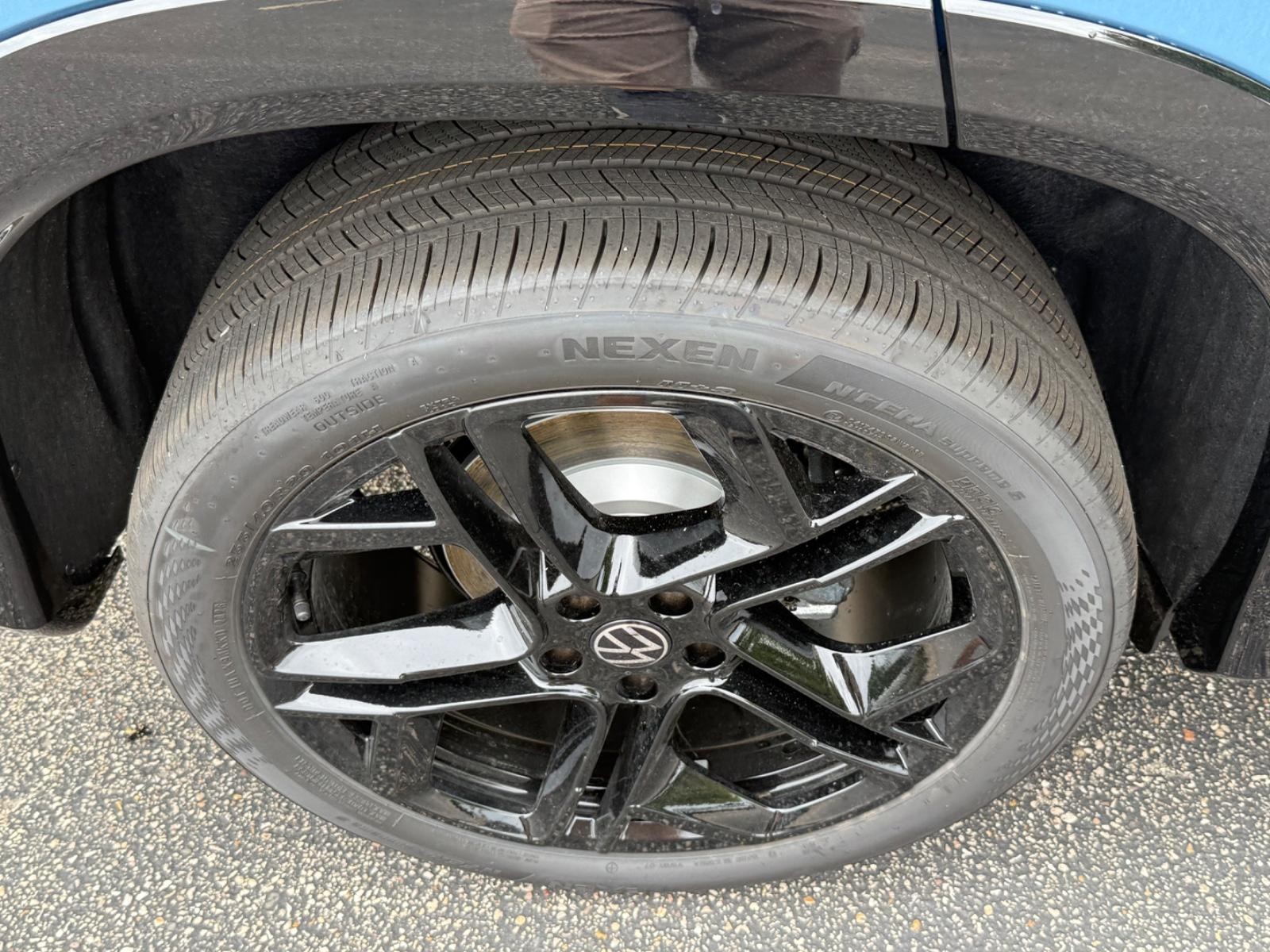 Volkswagen Tiguan Vehicle Image 04