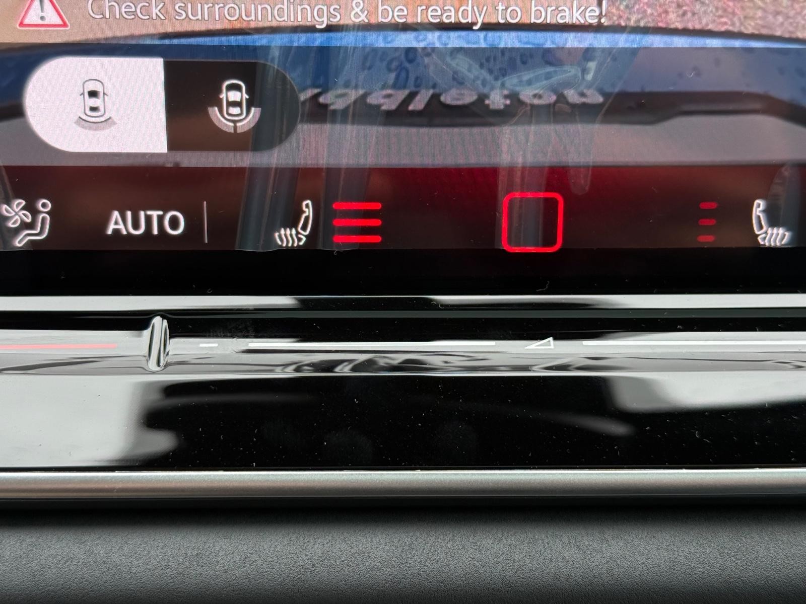 Volkswagen Tiguan Vehicle Image 13