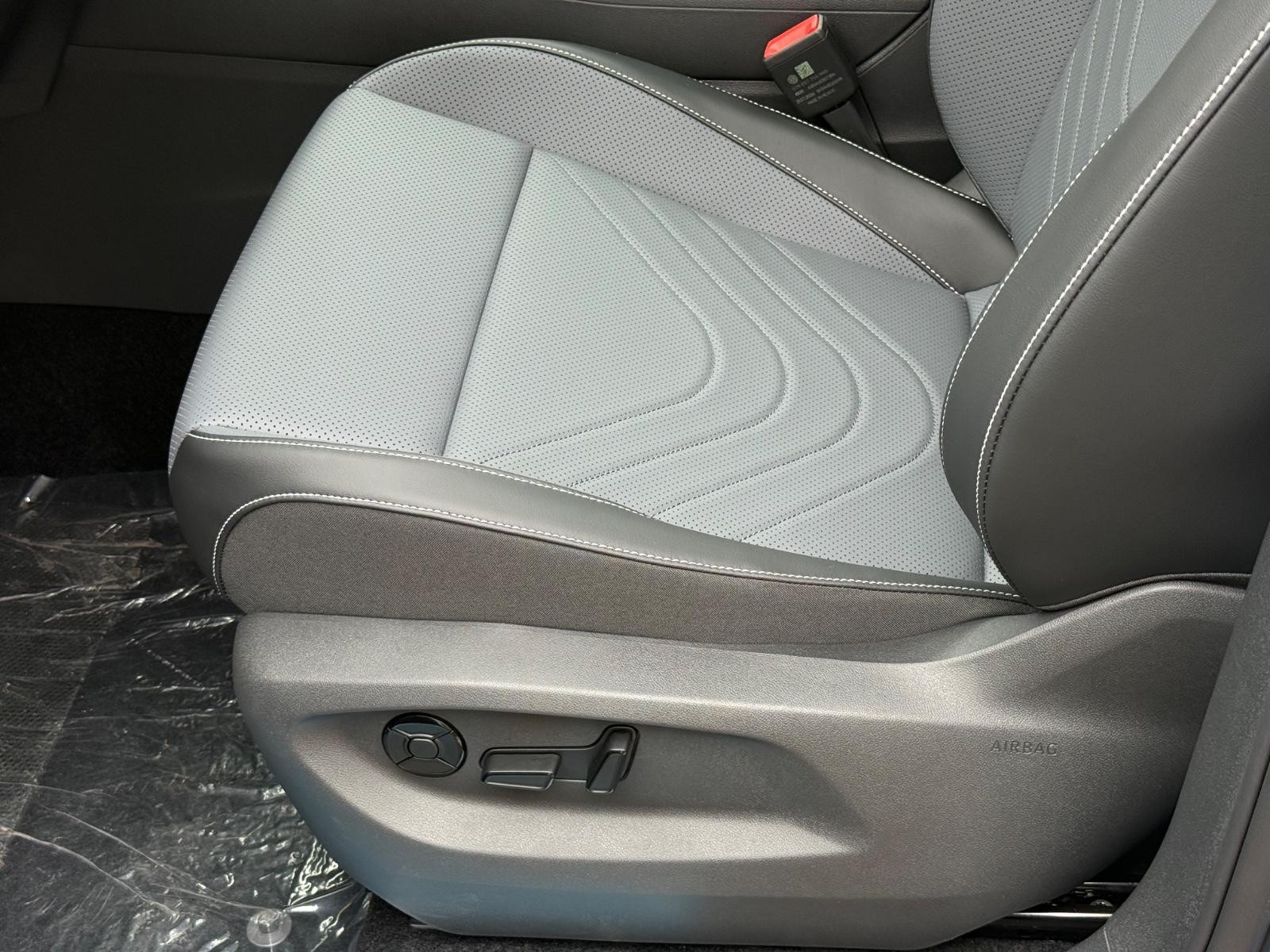 Volkswagen Tiguan Vehicle Image 15
