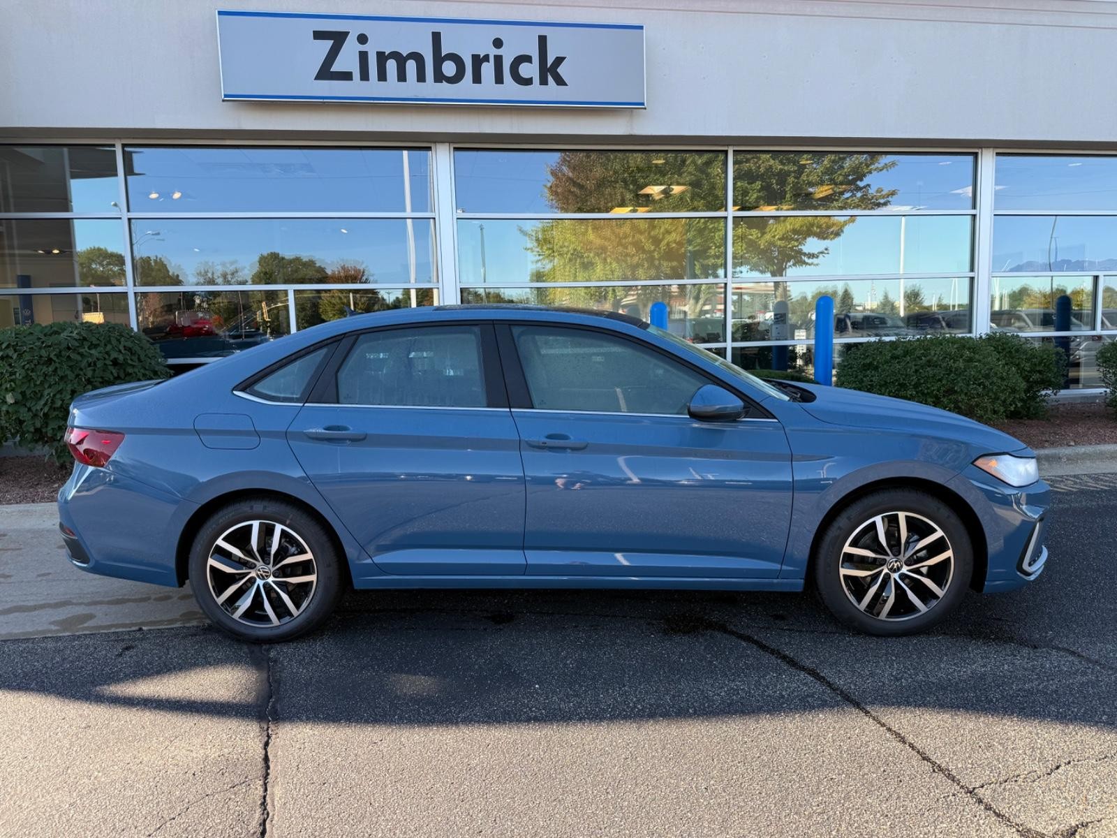 Volkswagen Jetta Vehicle Image 02
