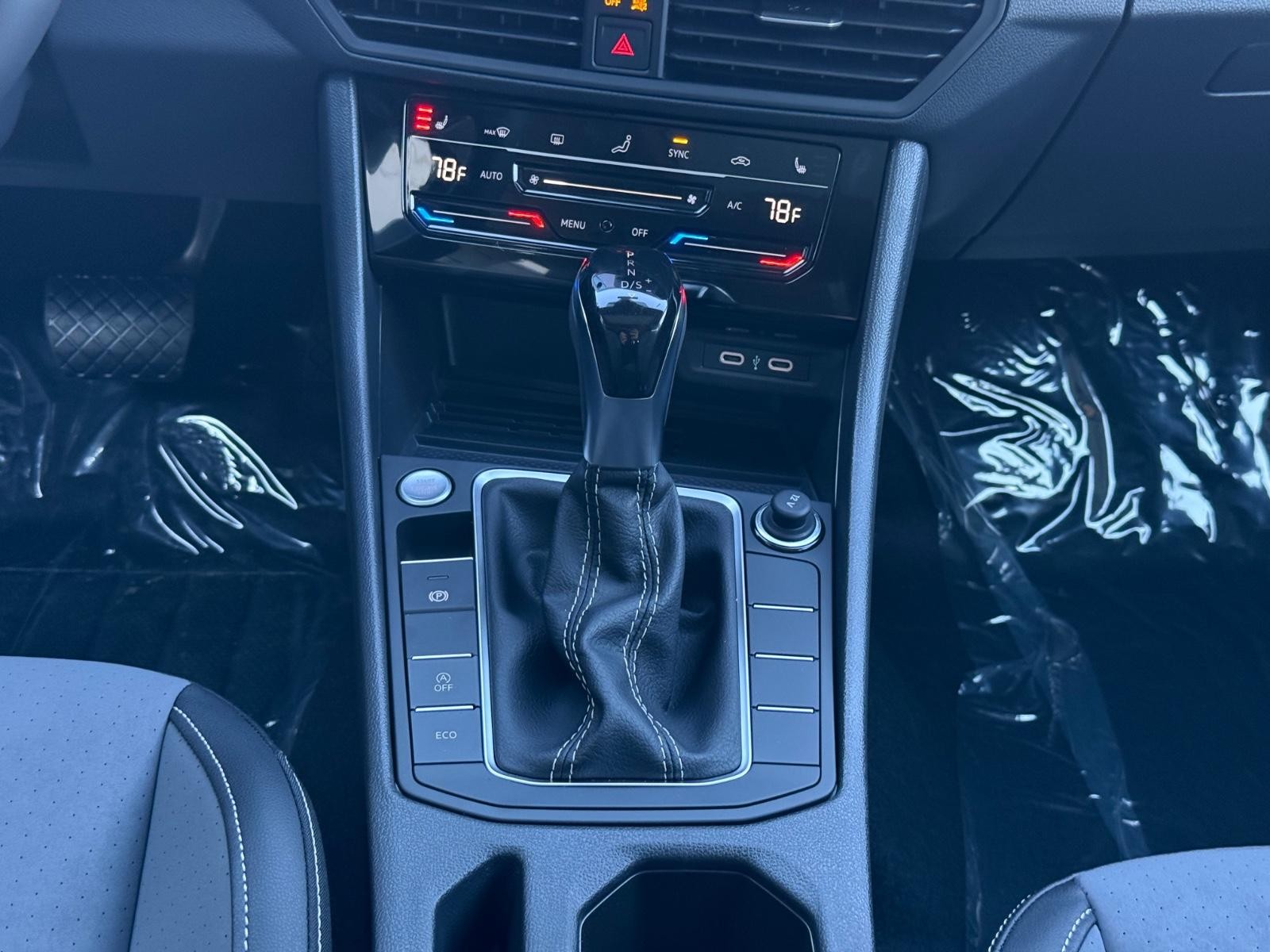 Volkswagen Jetta Vehicle Image 08