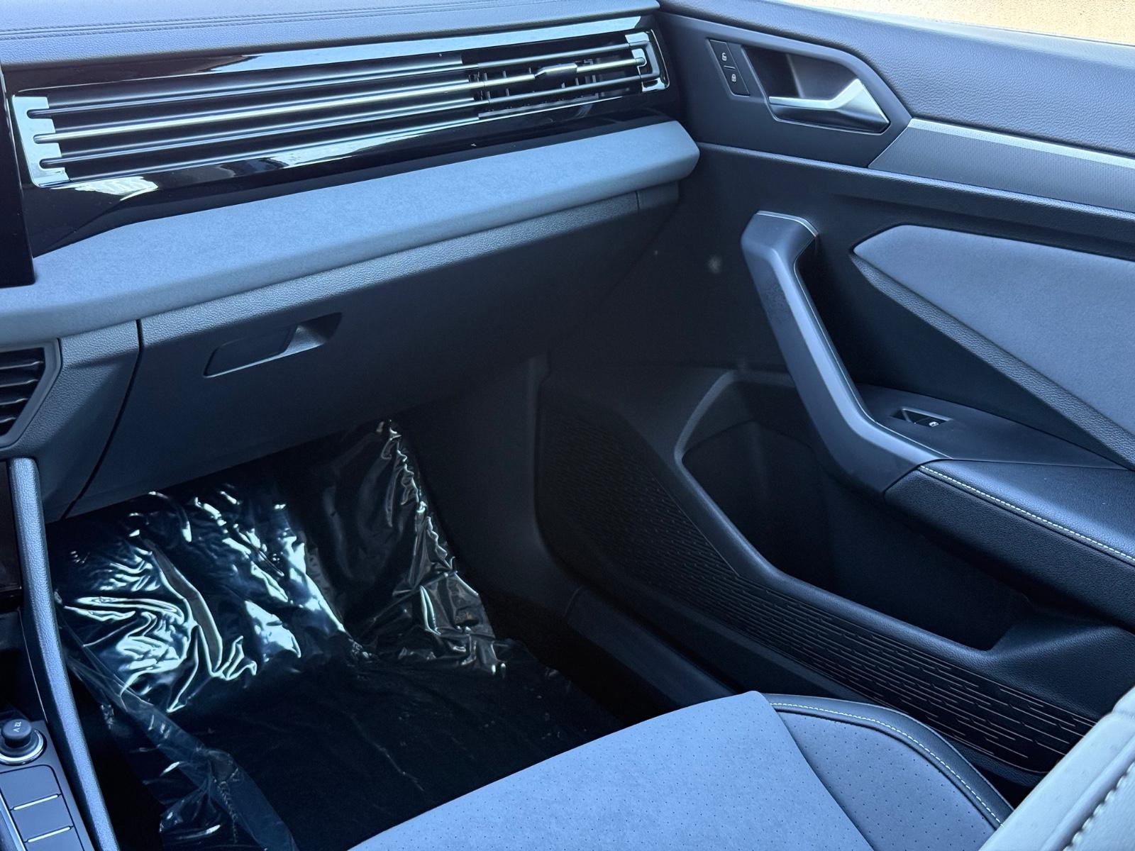 Volkswagen Jetta Vehicle Image 10