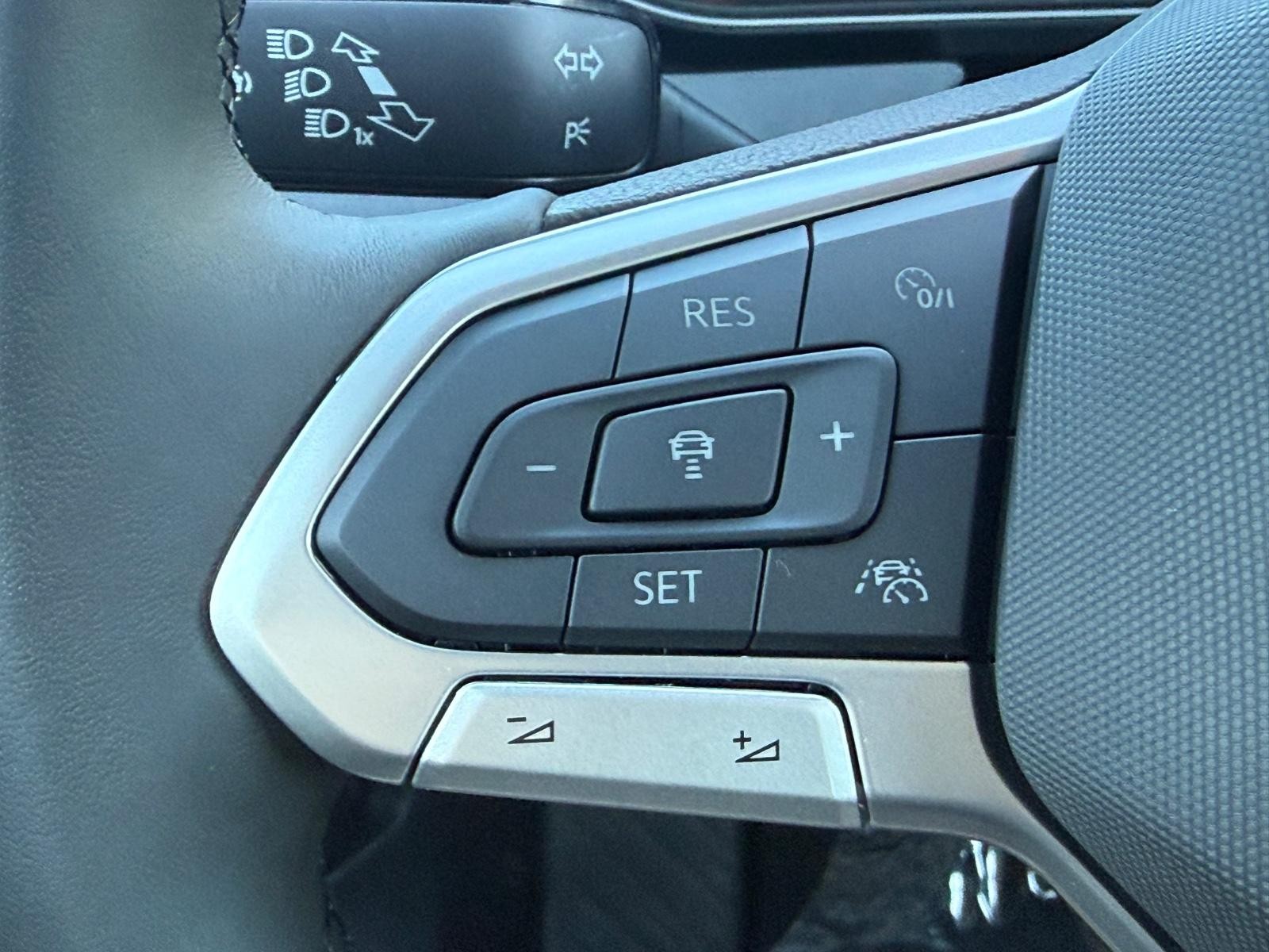 Volkswagen Jetta Vehicle Image 11