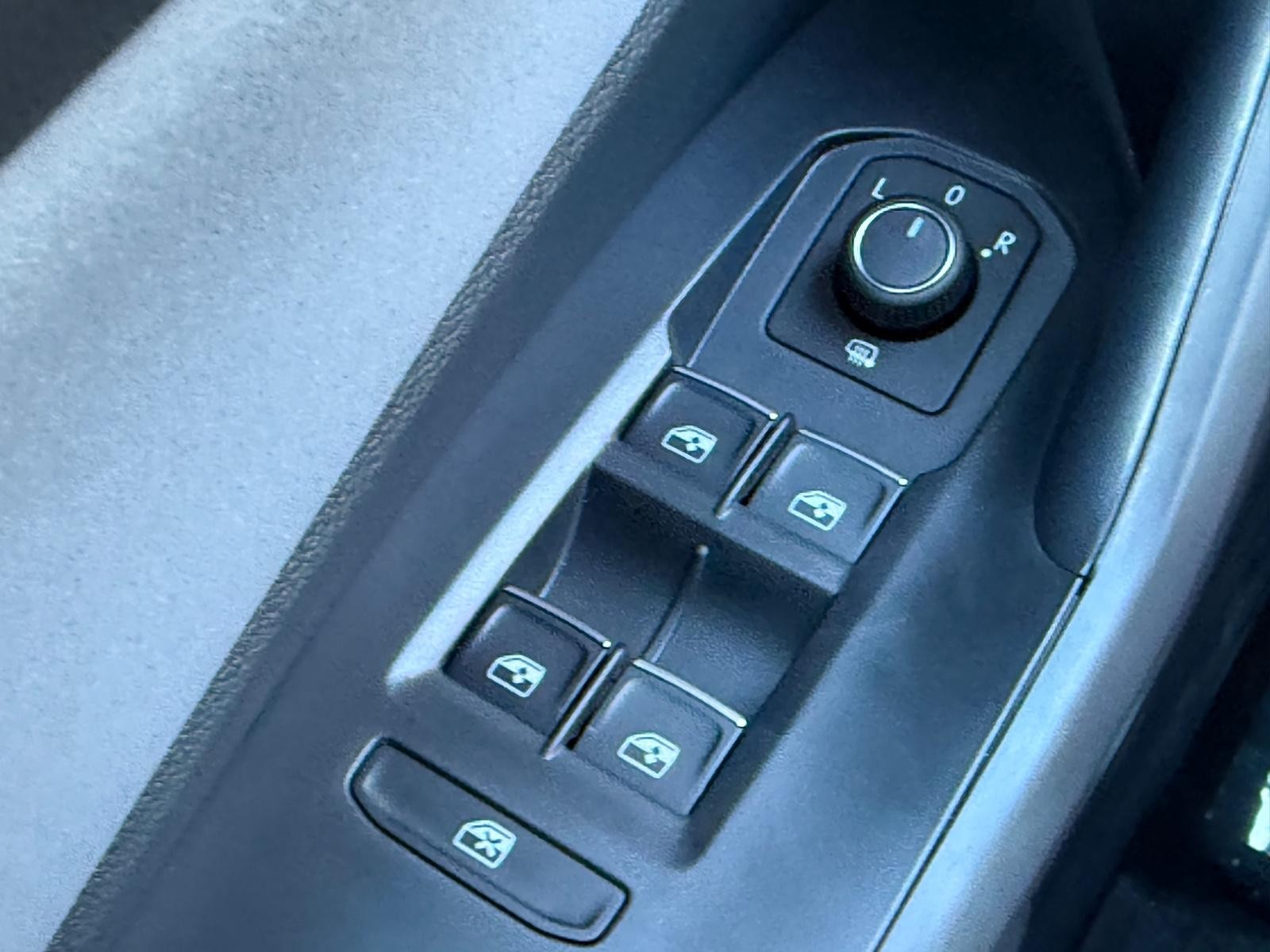 Volkswagen Jetta Vehicle Image 15