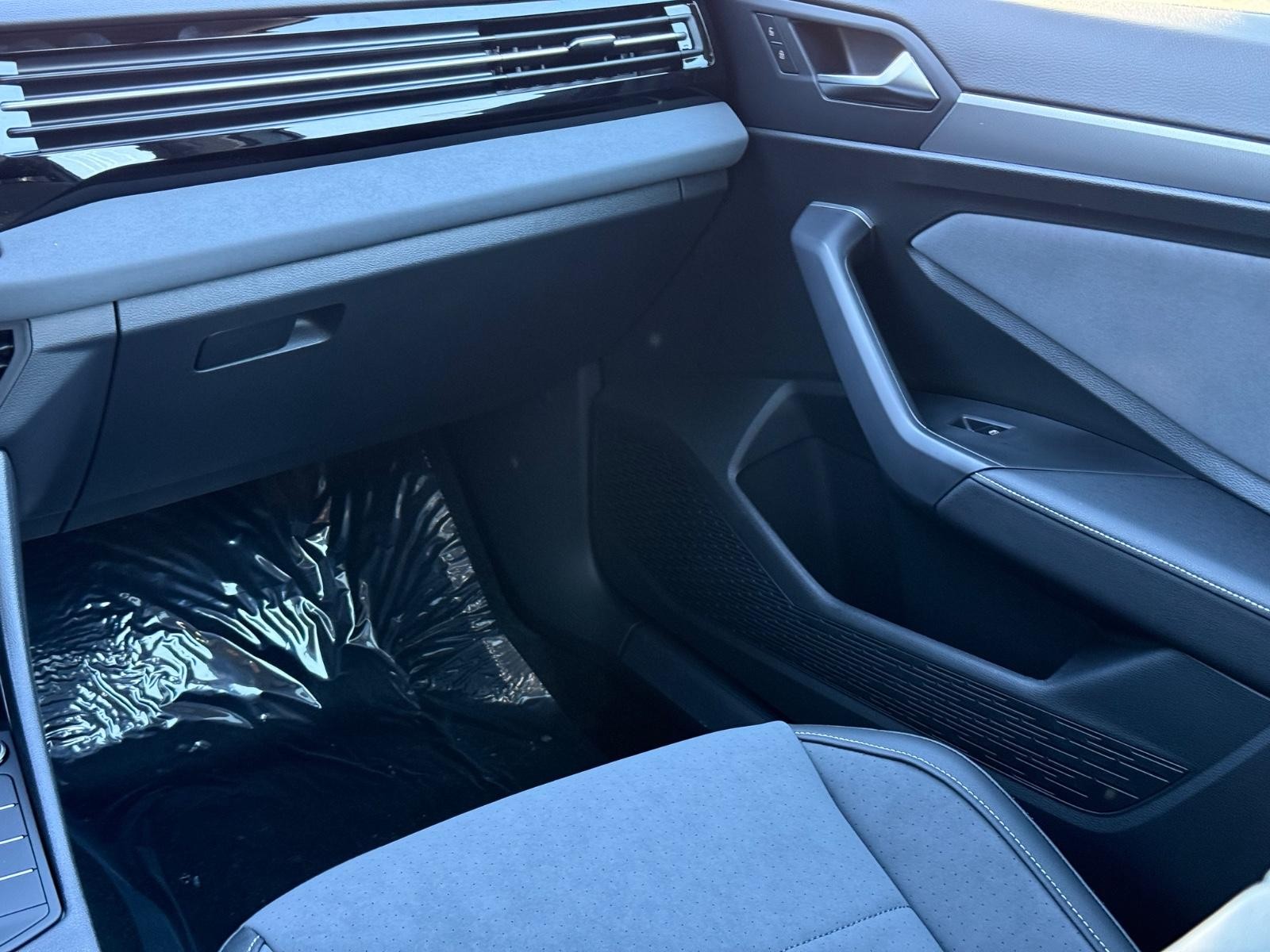 Volkswagen Jetta Vehicle Image 10