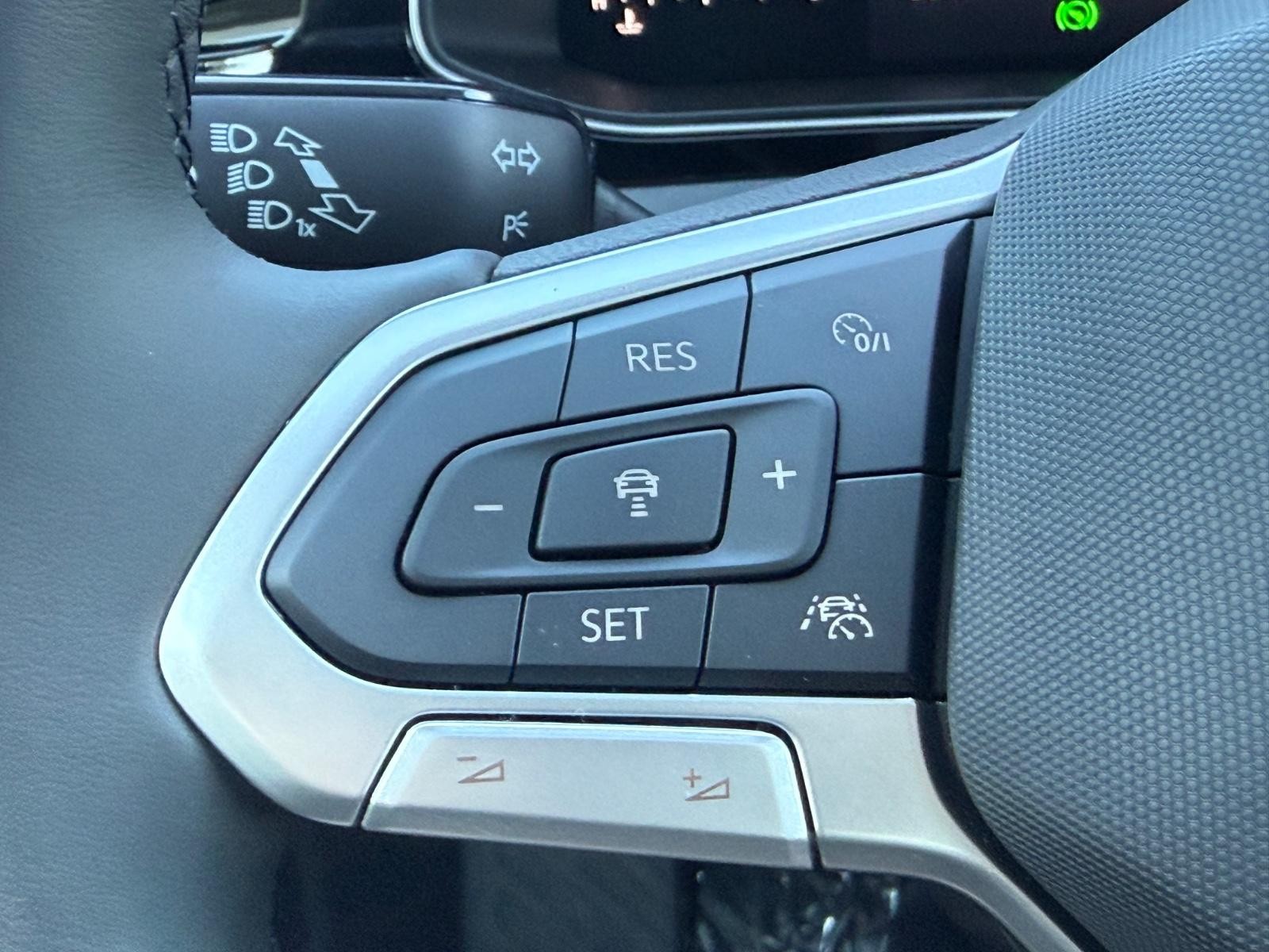 Volkswagen Jetta Vehicle Image 11