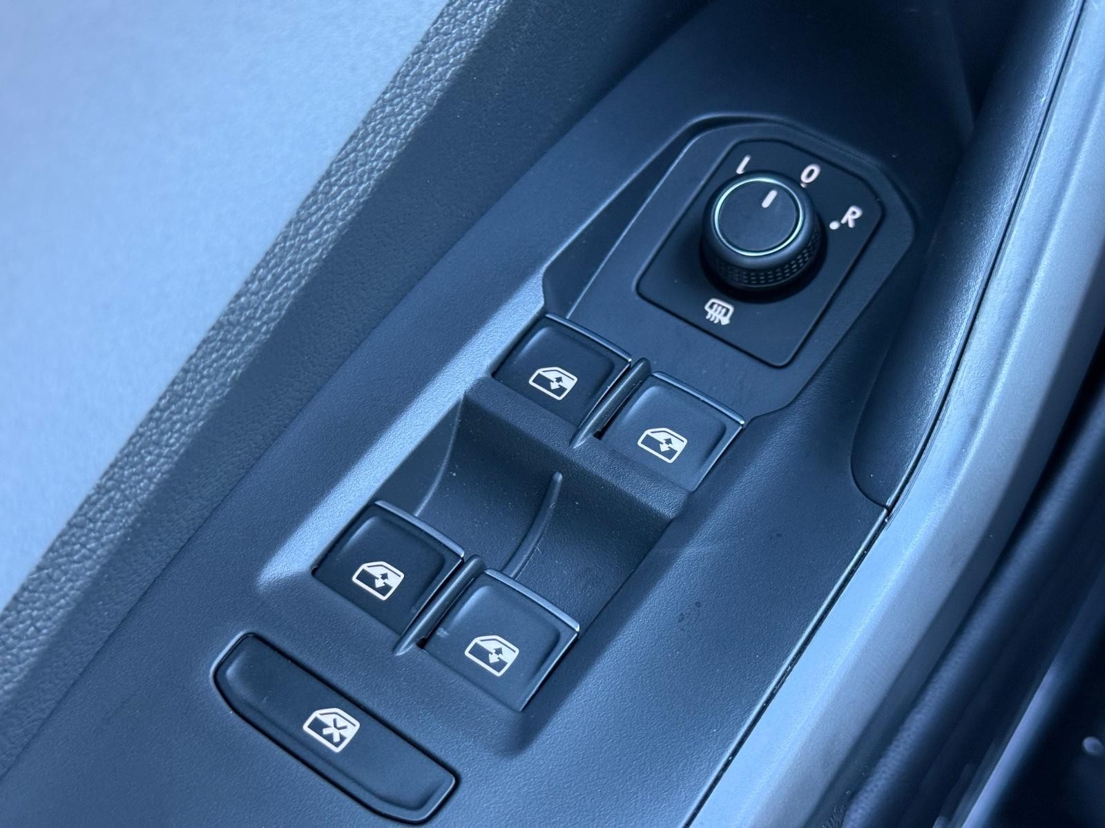 Volkswagen Jetta Vehicle Image 15