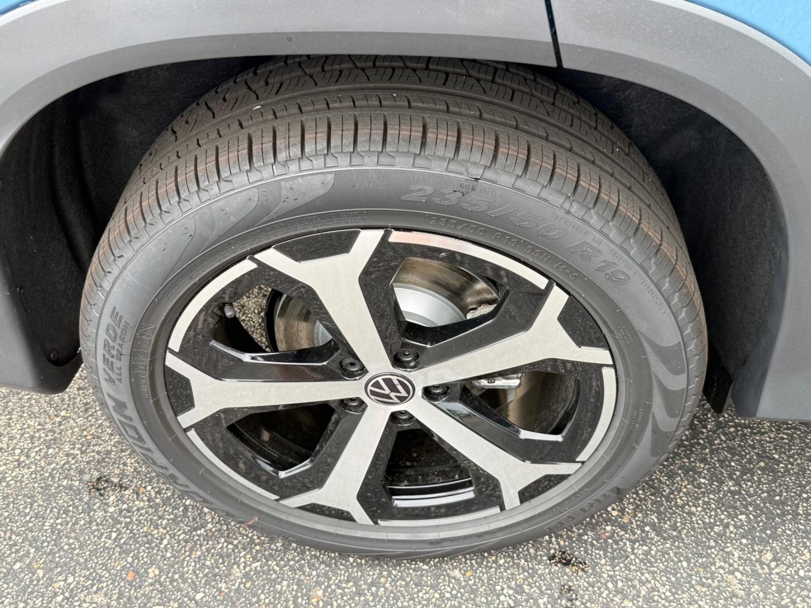 Volkswagen Tiguan Vehicle Image 04