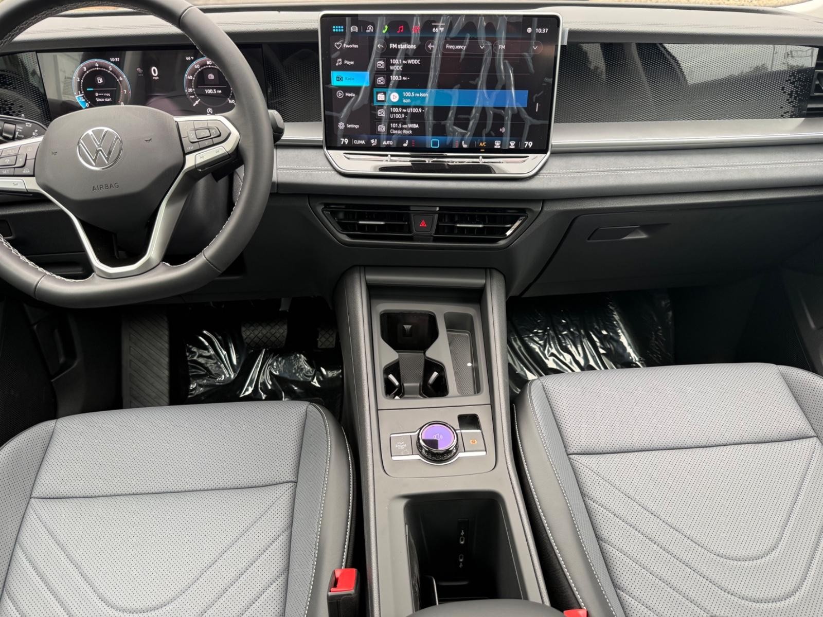 Volkswagen Tiguan Vehicle Image 06