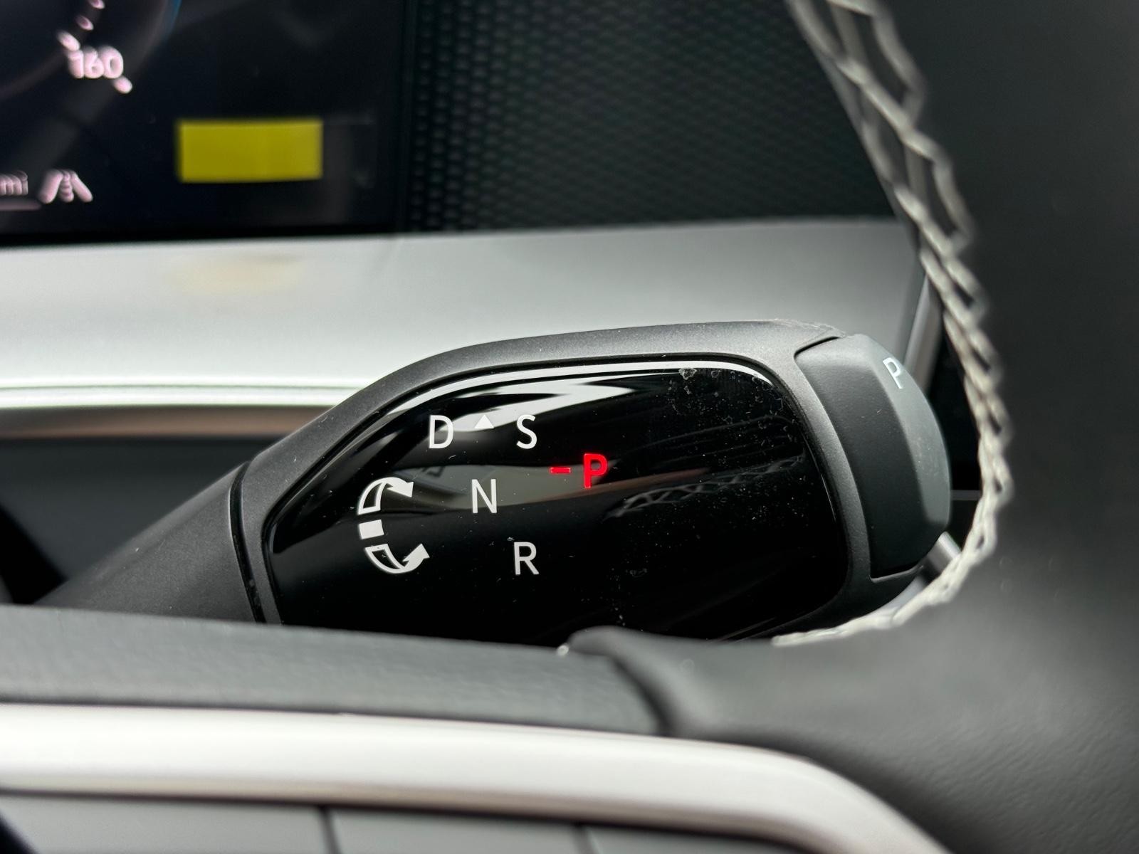 Volkswagen Tiguan Vehicle Image 12