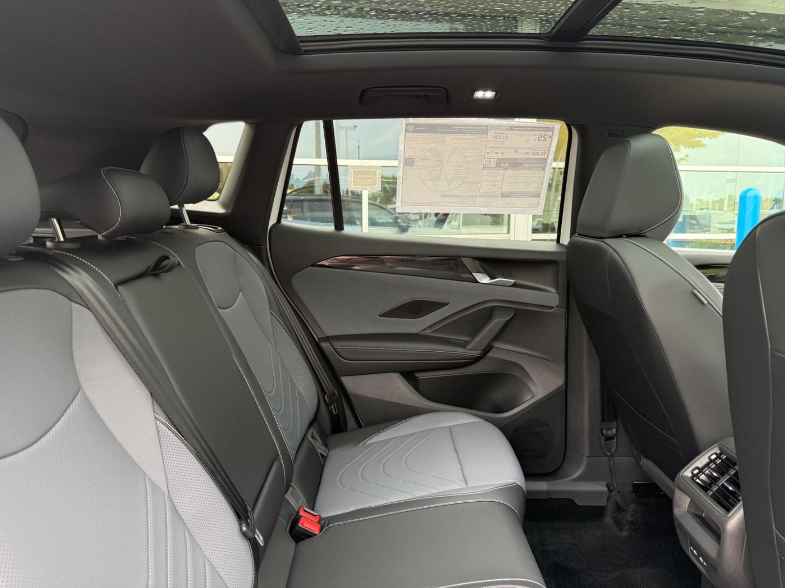 Volkswagen Tiguan Vehicle Image 05
