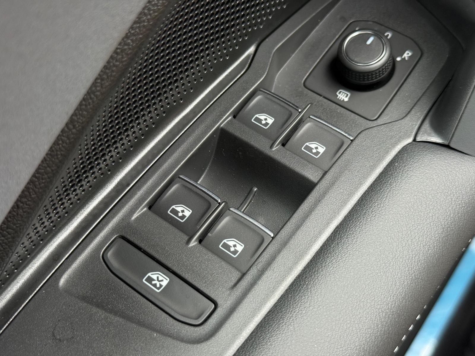 Volkswagen Tiguan Vehicle Image 15