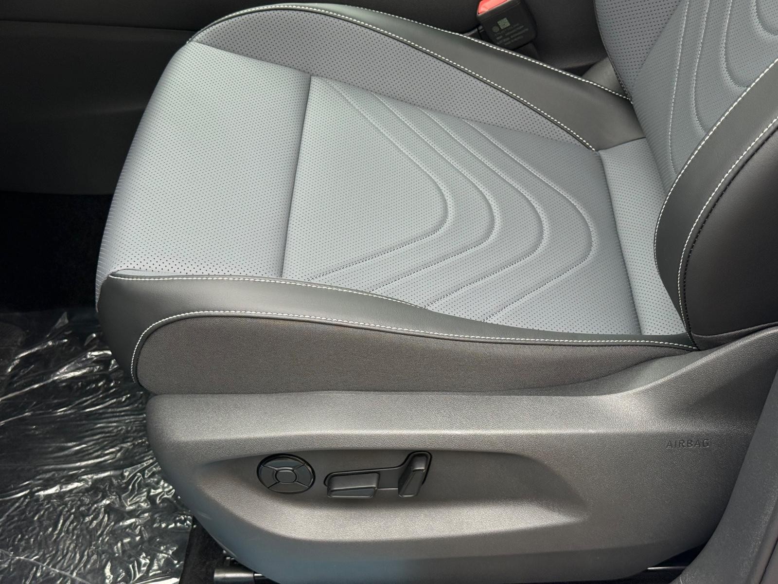 Volkswagen Tiguan Vehicle Image 16