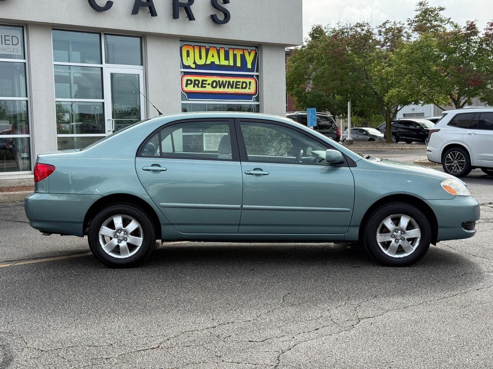 Toyota Corolla Vehicle Image 02