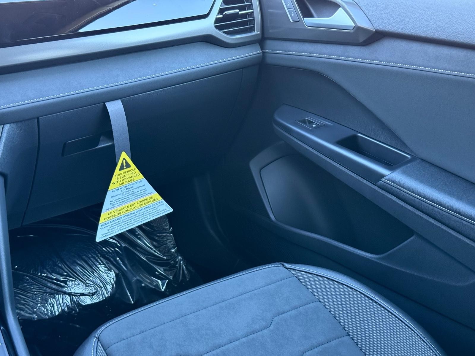 Volkswagen Taos Vehicle Image 10