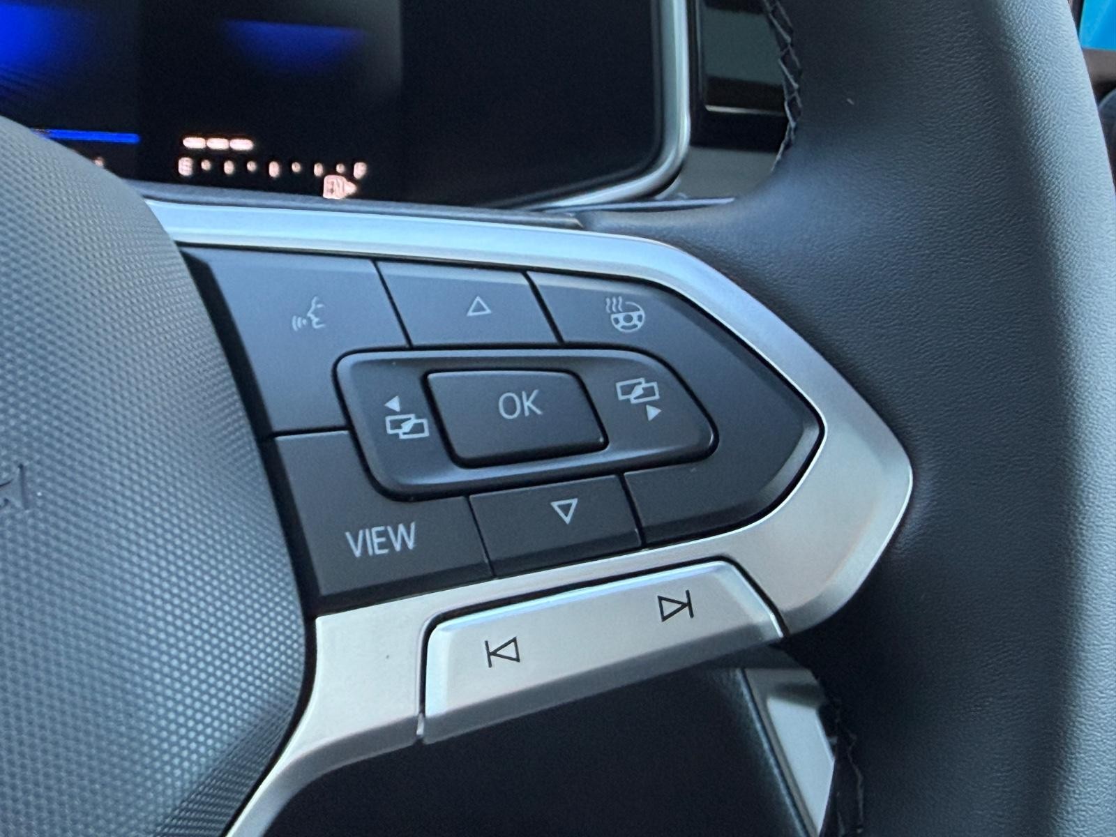 Volkswagen Taos Vehicle Image 12