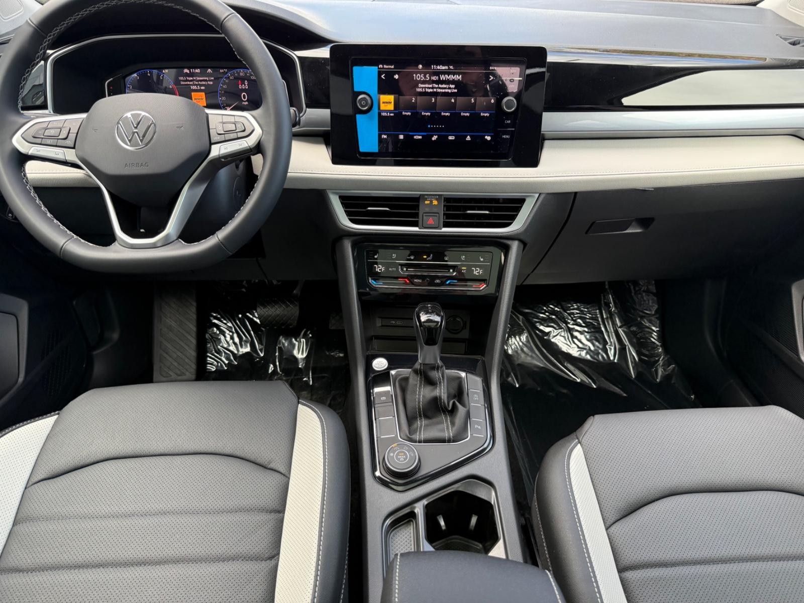 Volkswagen Taos Vehicle Image 06