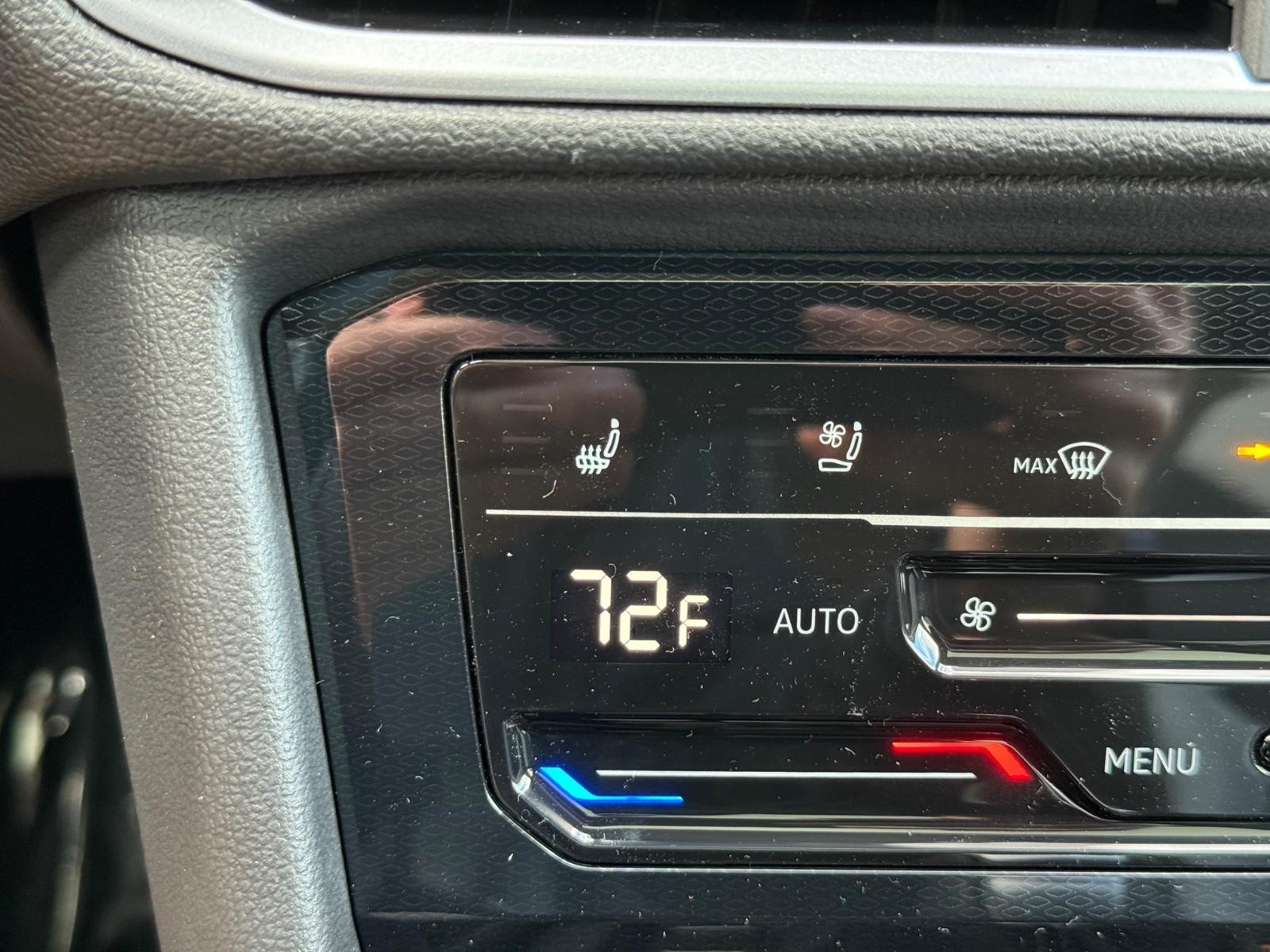 Volkswagen Taos Vehicle Image 14